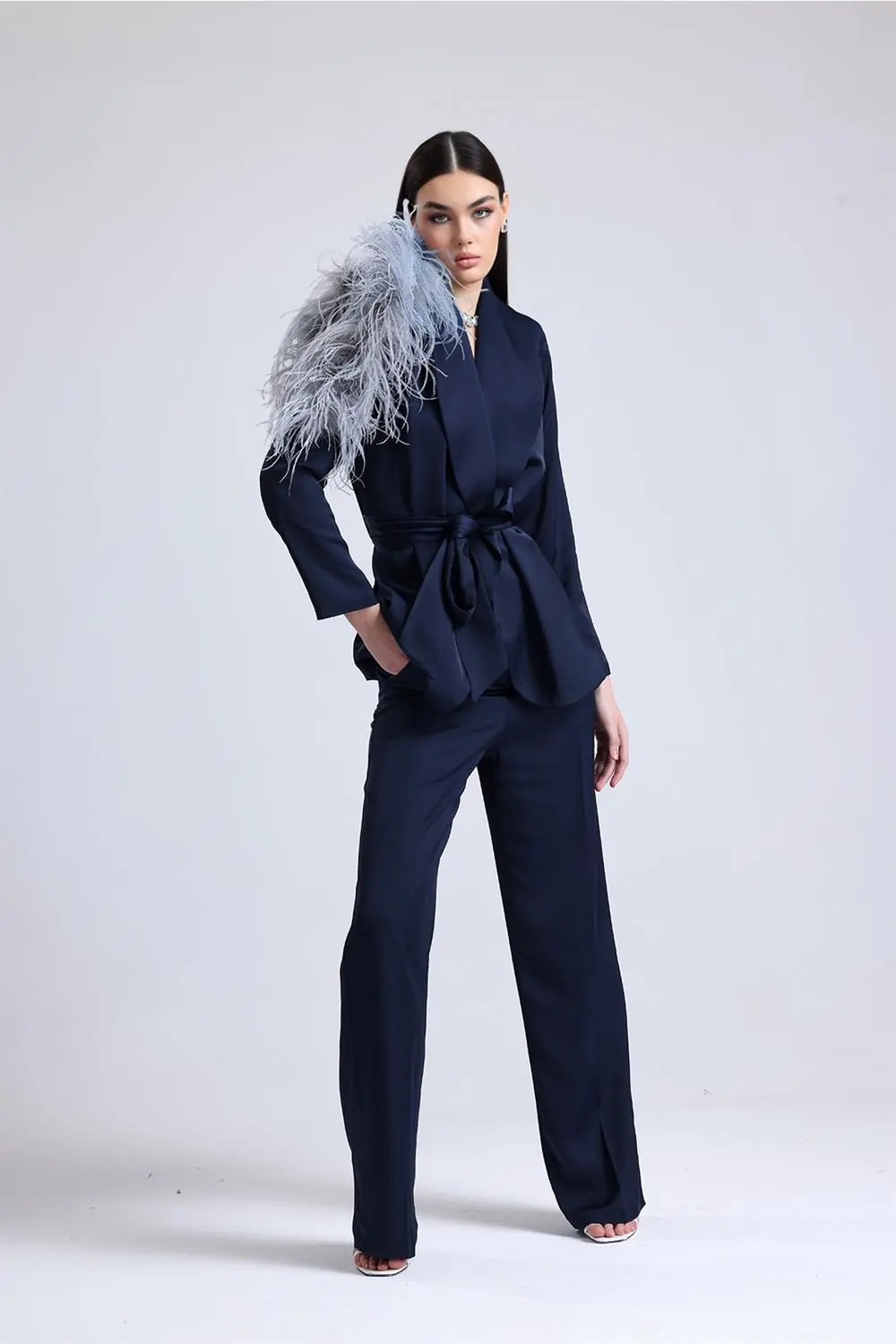 Luminara Omuzu Tüylü Saten Takım, photo 4