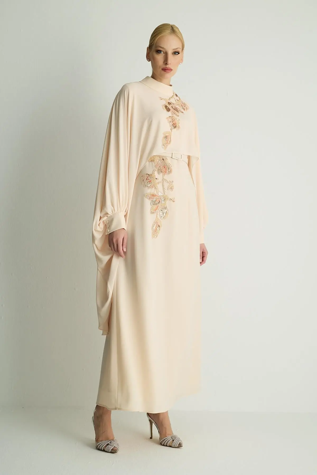 Petunia Embellished Cape Dress – Vanilla, photo 2