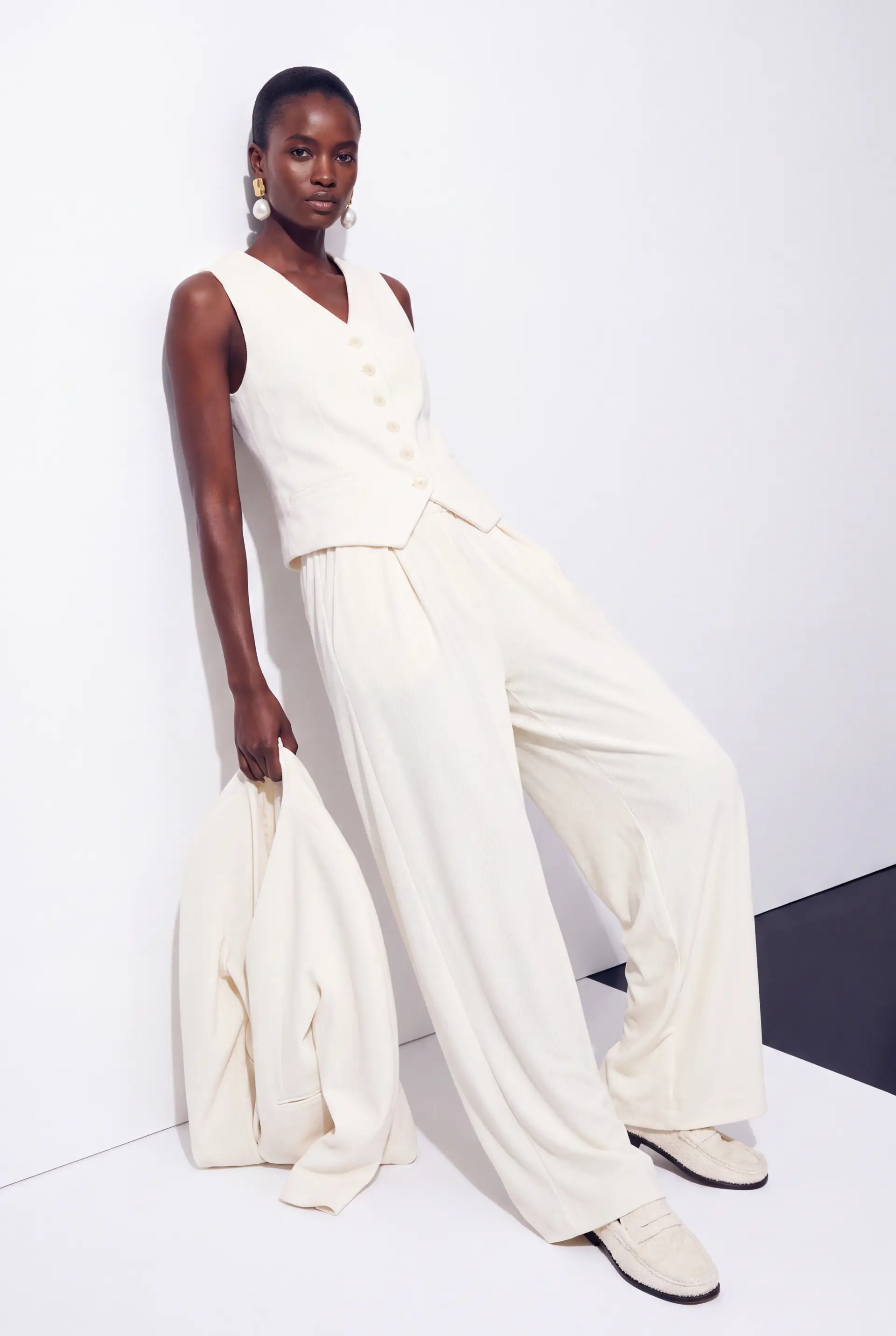 Daisy Pleated Velvet Pants