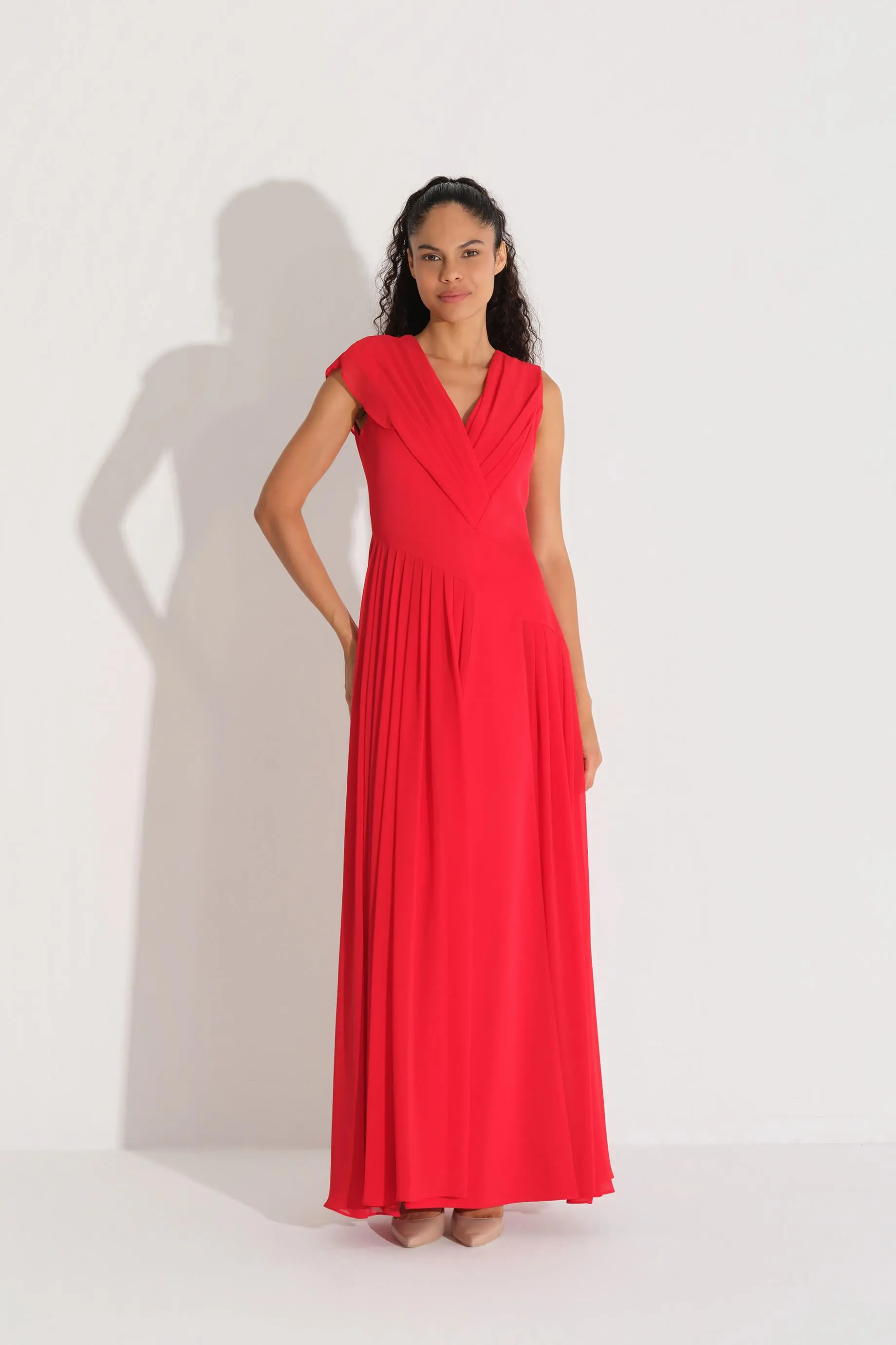 V-Neck Pleated Chiffon Dress – Red, photo 4
