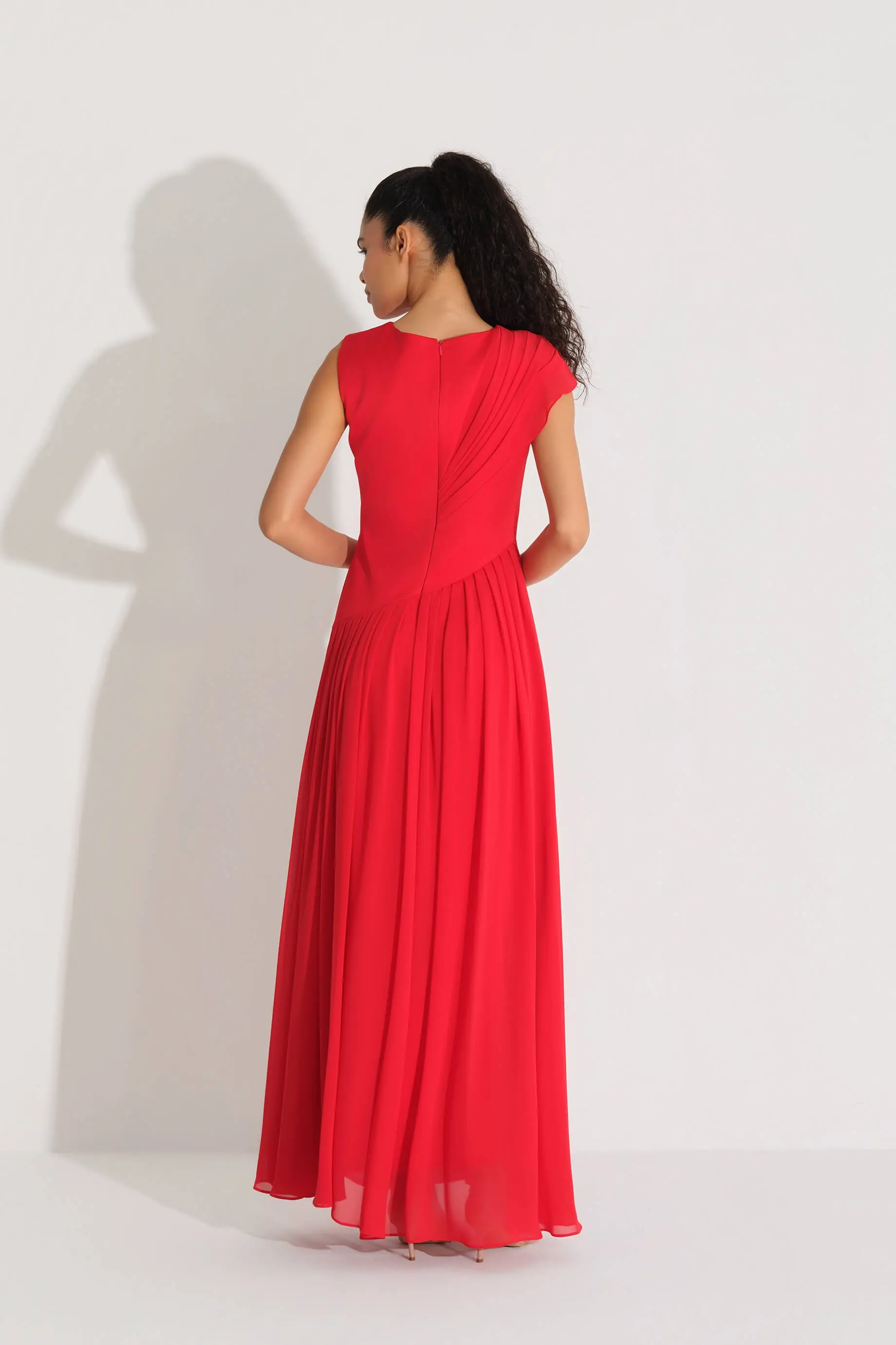 V-Neck Pleated Chiffon Dress – Red, photo 5