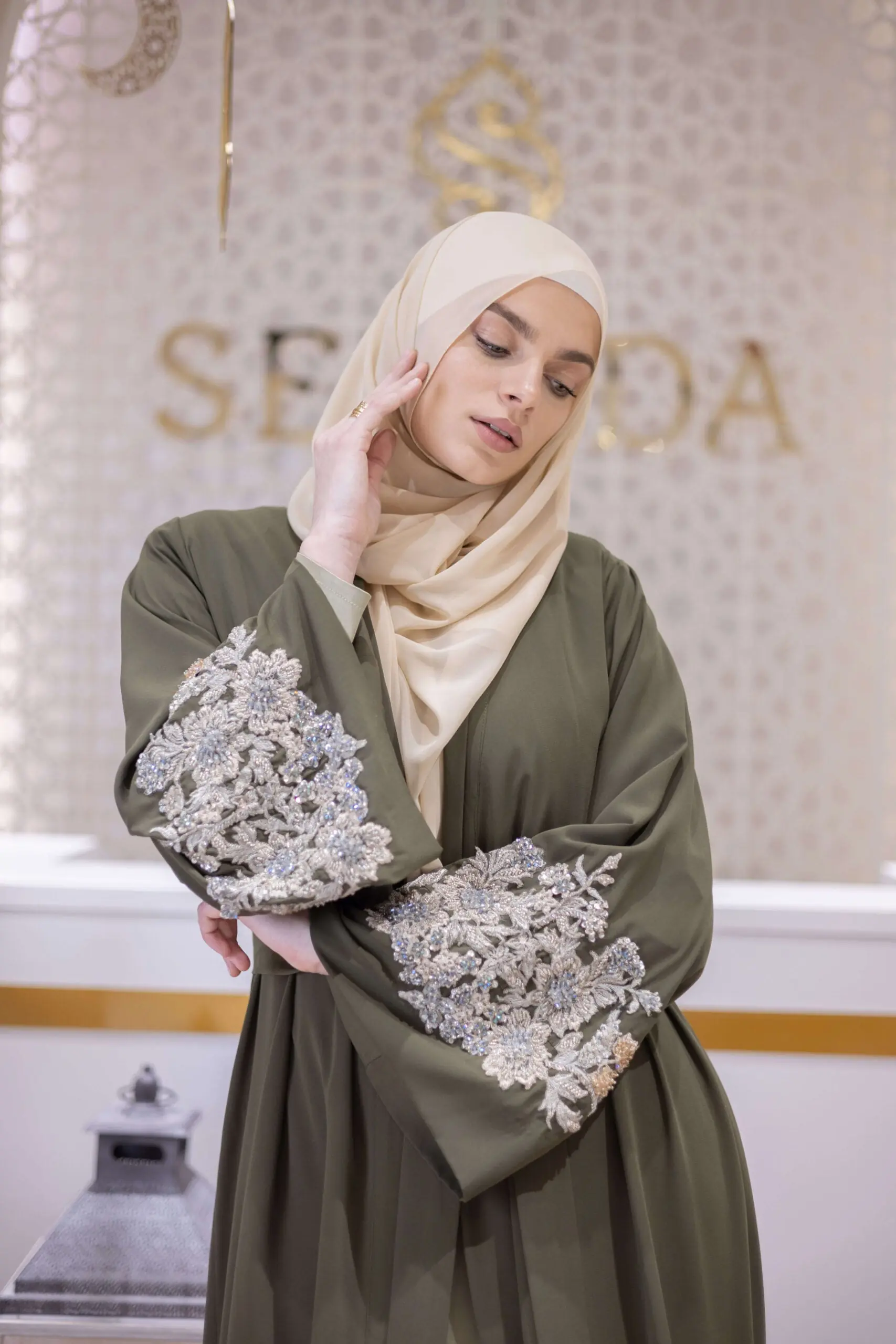 Golden Horizon Embellished Abaya – Green, photo 2
