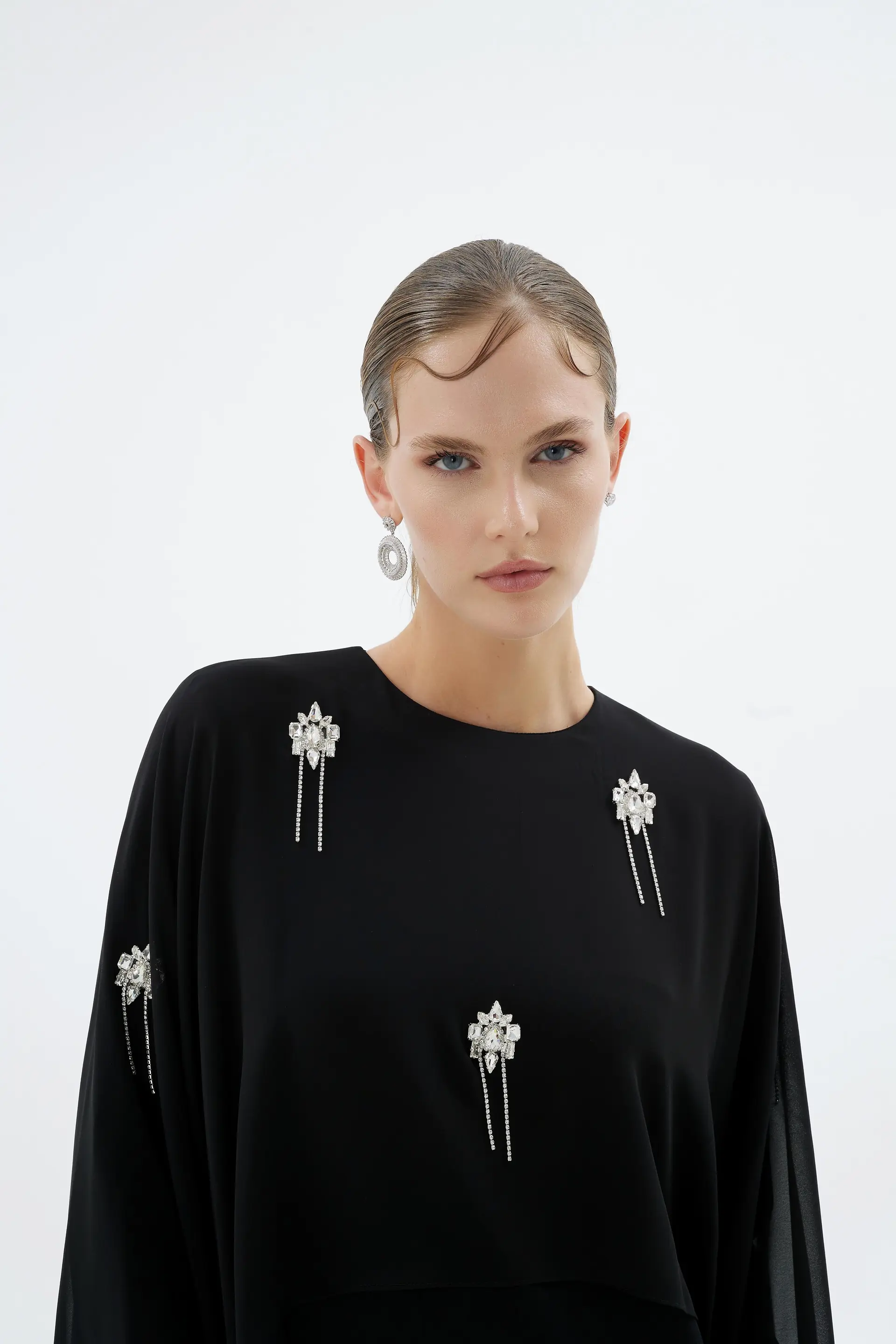 Alera Embellished Cape Dress – Black, photo 3