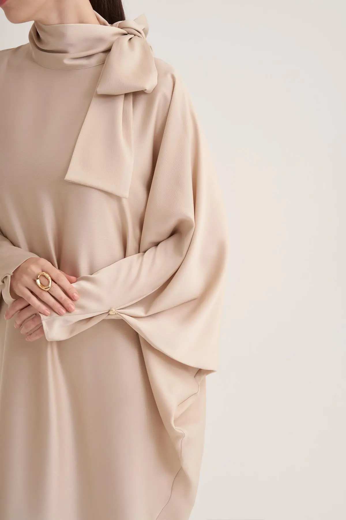 Sophie Satin Bow-Neck Dress – Beige, photo 3
