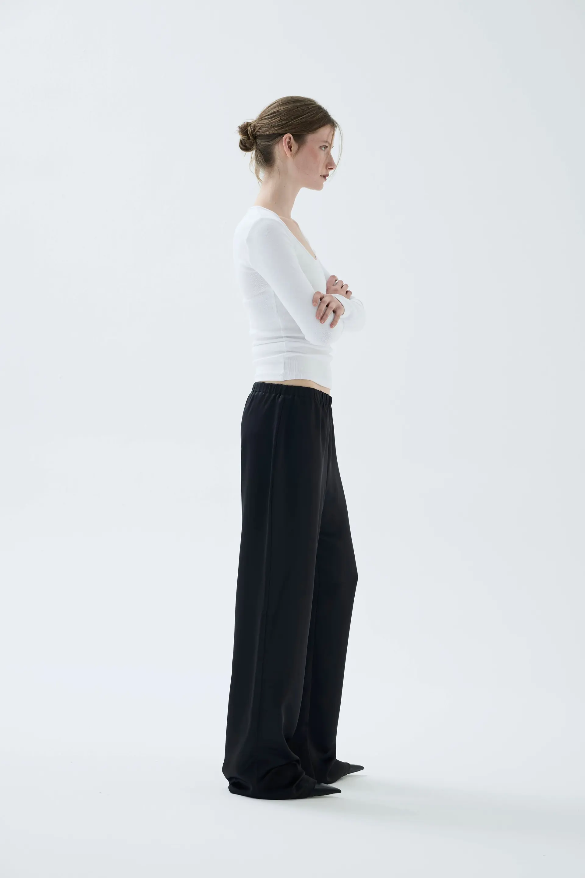 Low-Rise Satin Basic Trousers – Black, photo 2