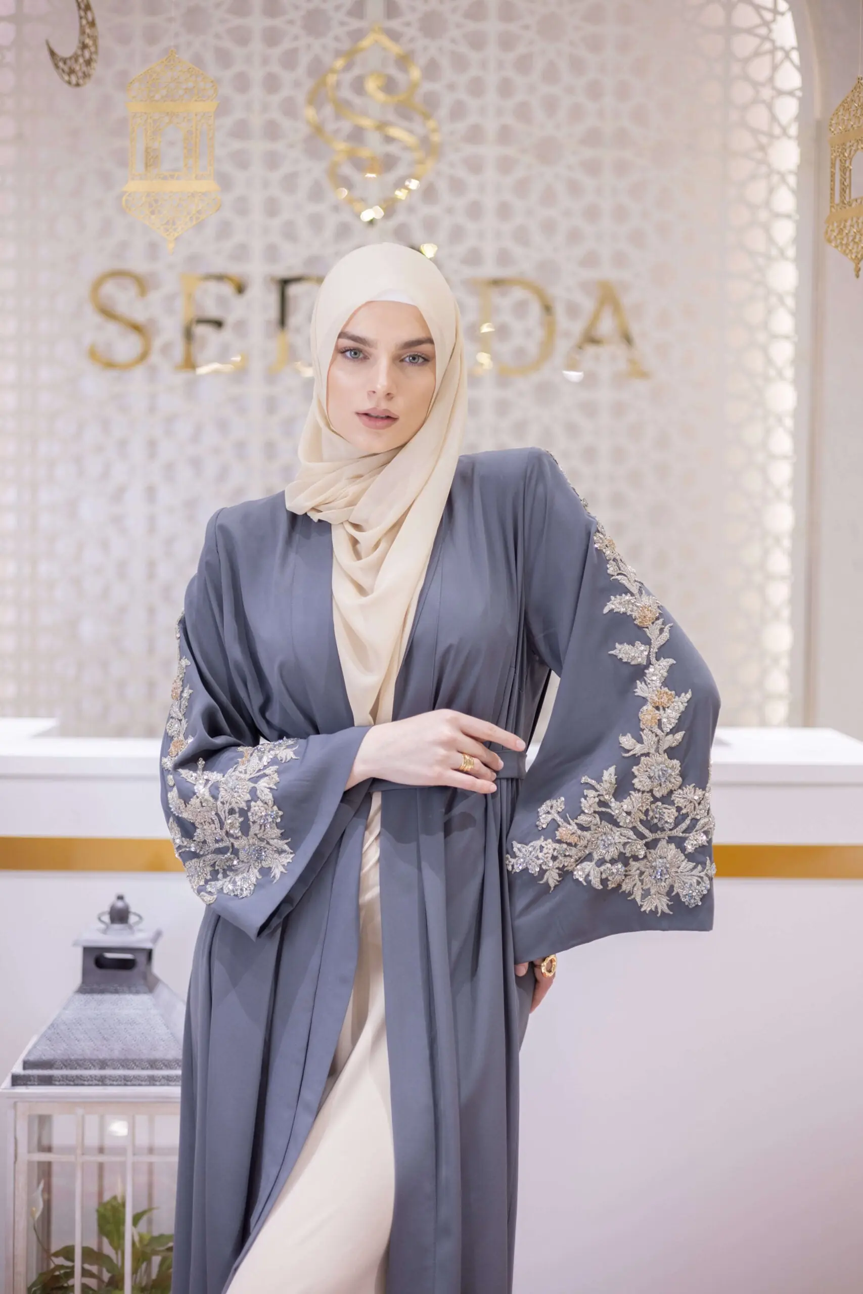 Pearl Aura Embellished Abaya – Gray, photo 2
