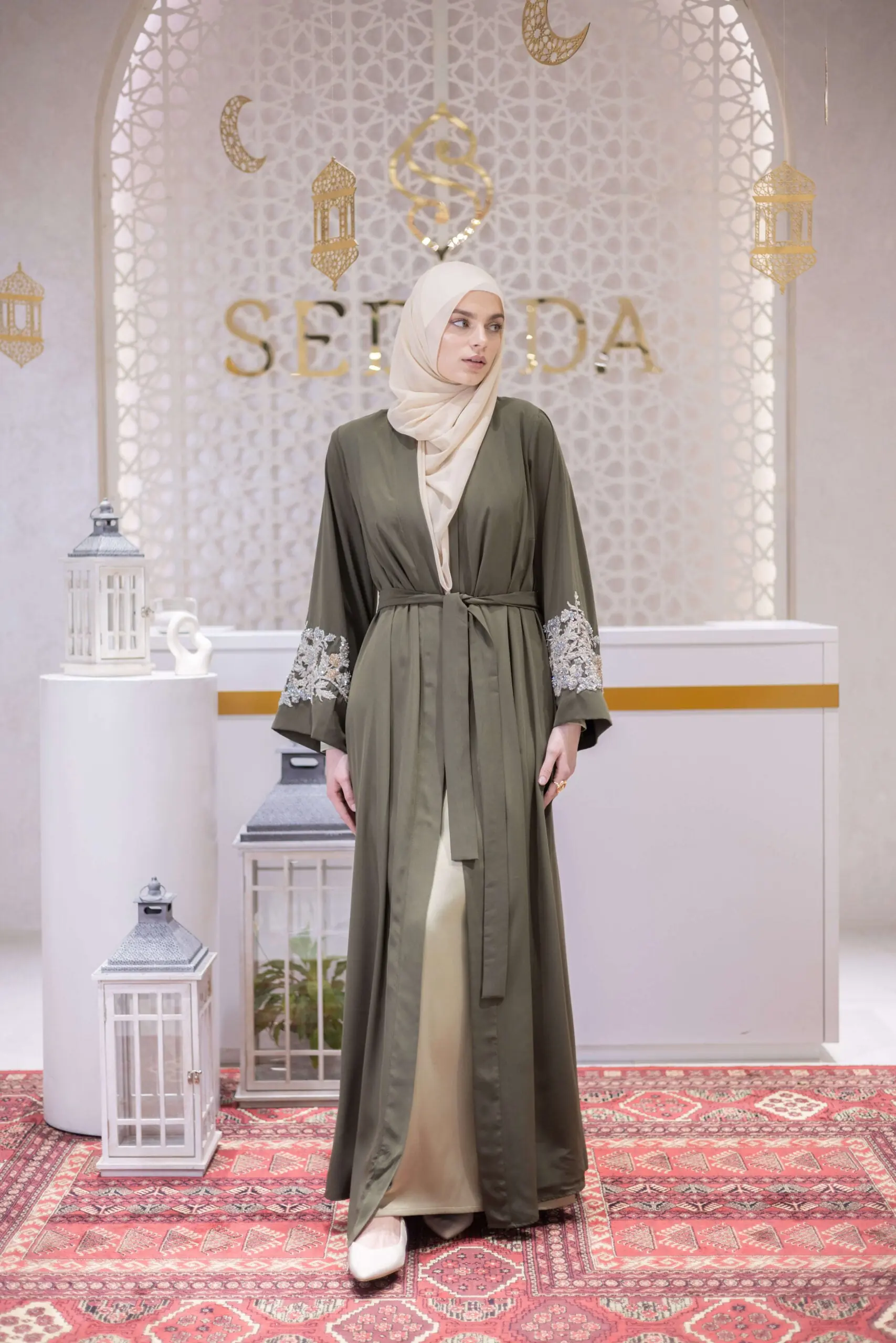 Golden Horizon Embellished Abaya – Green, photo 4