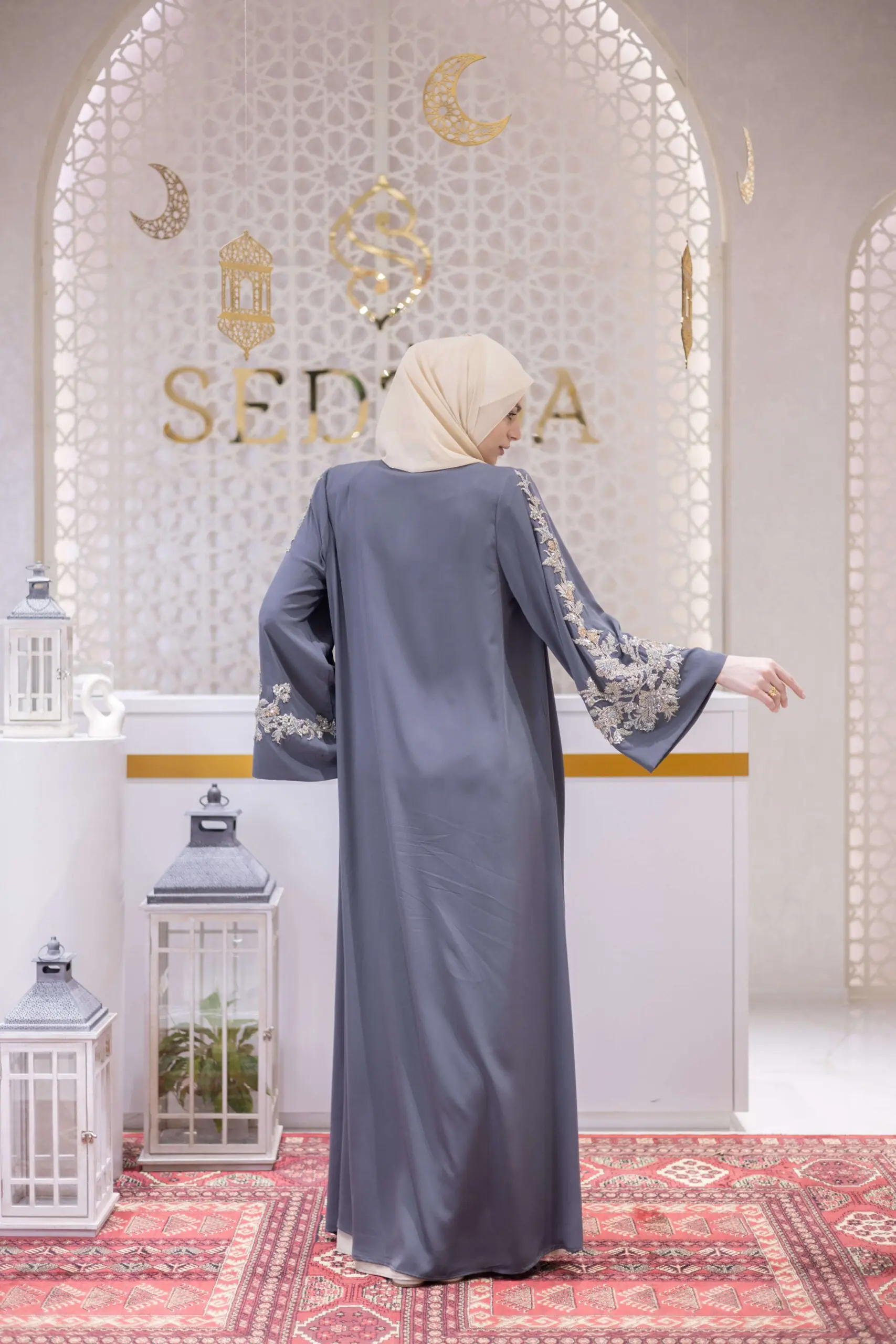 Pearl Aura Embellished Abaya – Gray, photo 8