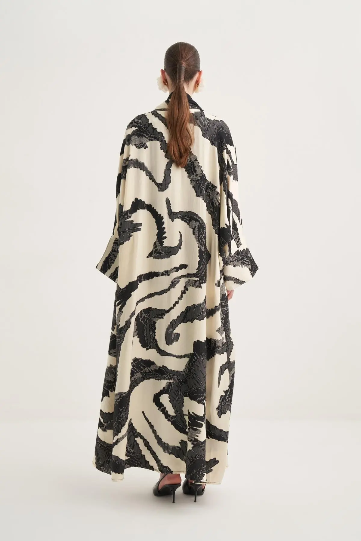 Lara Viscose Abaya - Animal Print Cream, photo 5