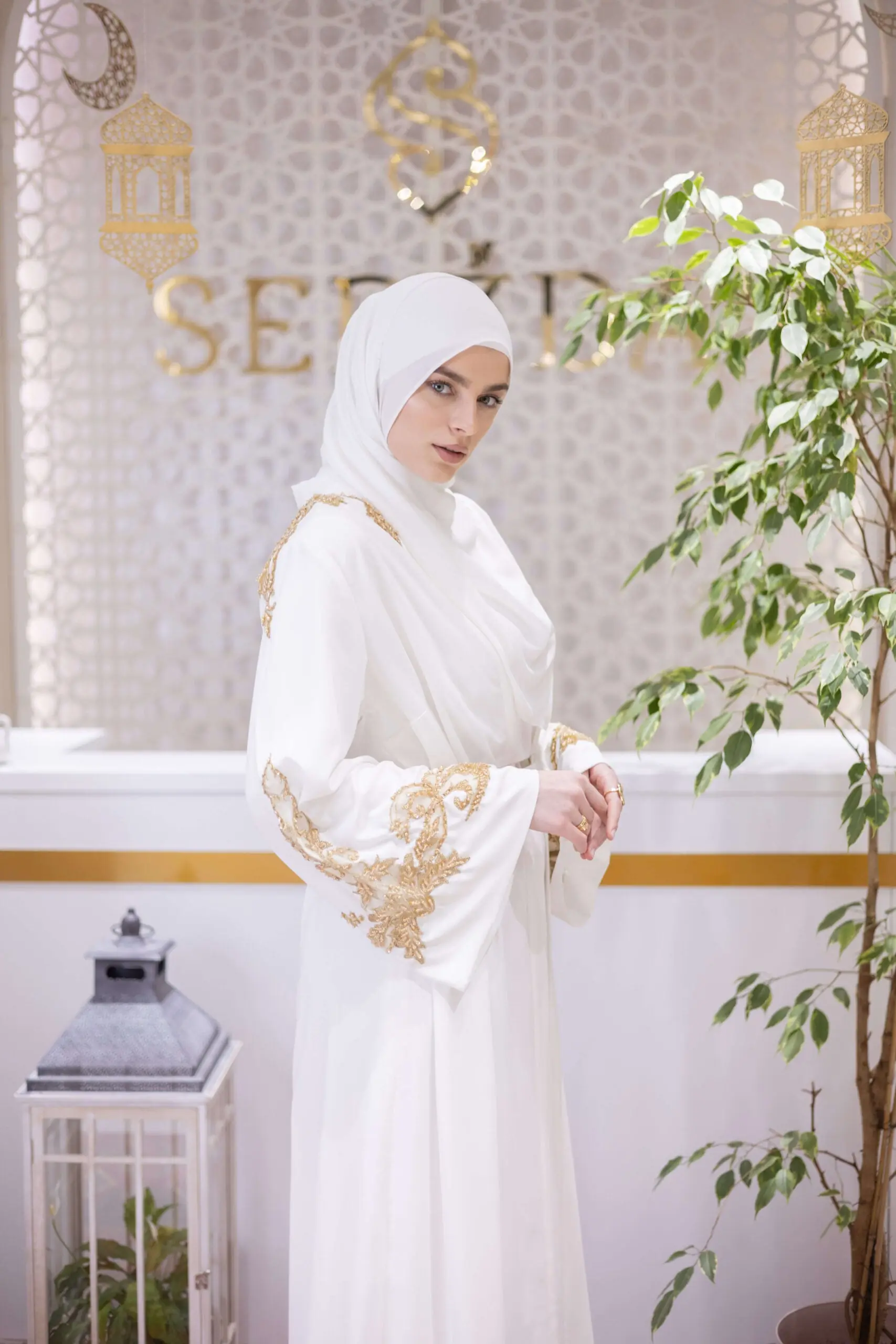 Opal Desert Embellished Abaya – White, photo 2