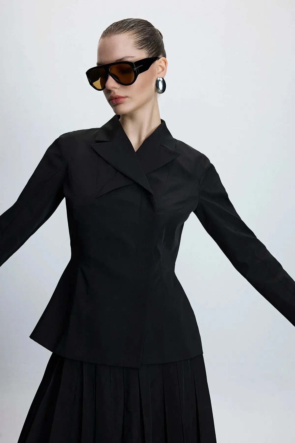 Structured Collar Jacket & Pleated Skirt Set – Black, photo 2
