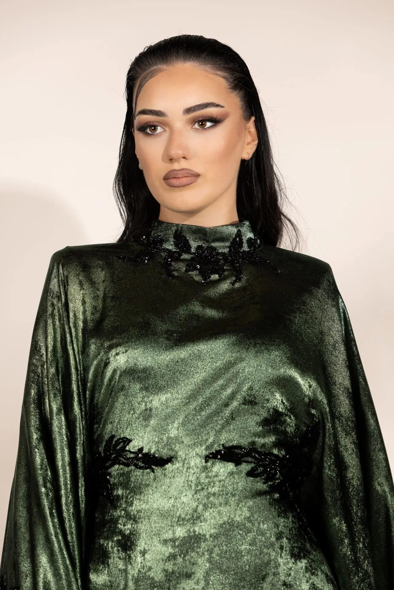 Starlit Mirage Embellished Abaya – Dark Green, photo 2