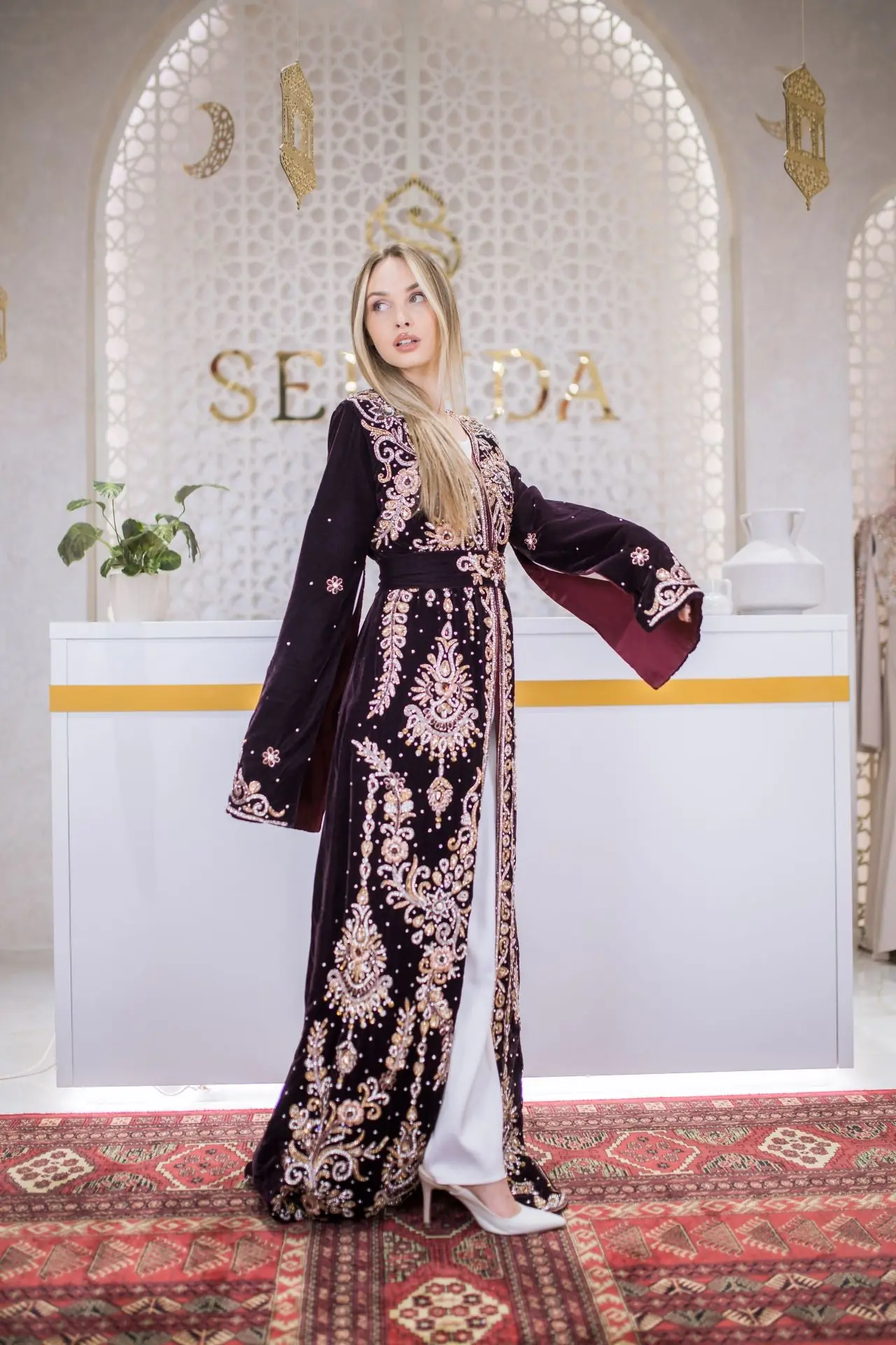 Silk Splendor Embellished Velvet Kaftan – Bordeaux, photo 5