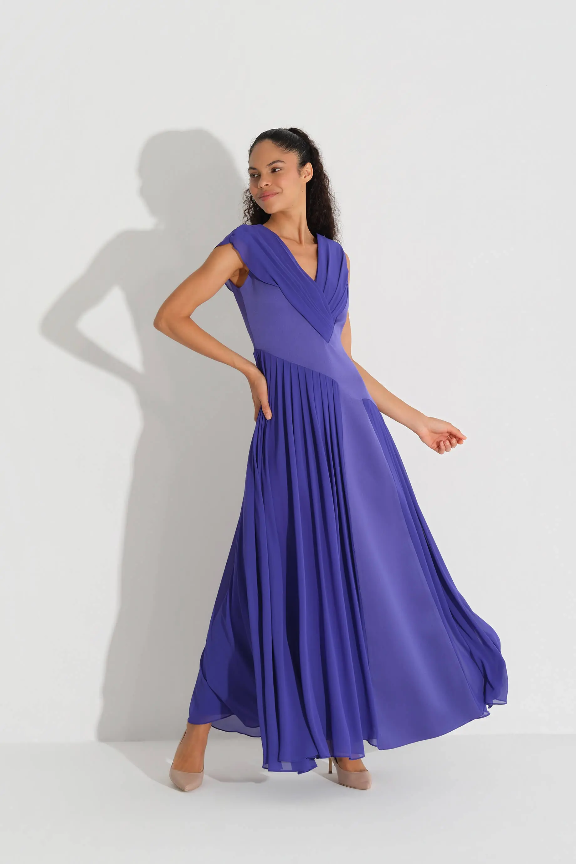 V-Neck Pleated Chiffon Dress – Purple, photo 3