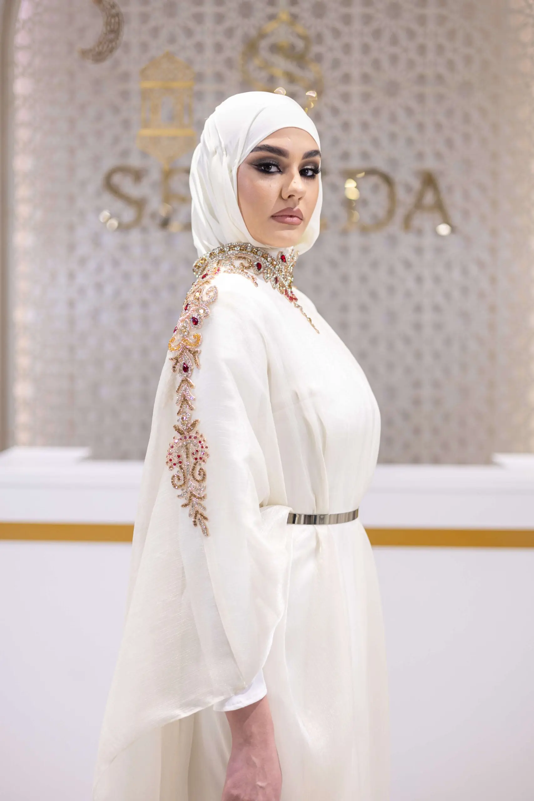 Midnight Oasis Embellished Abaya – White, photo 2