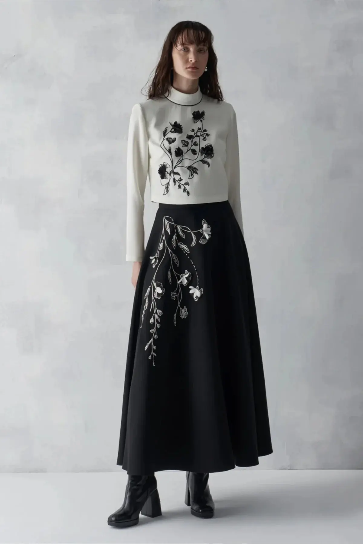 Floral Embroidered Blouse & Skirt Set – White/Black