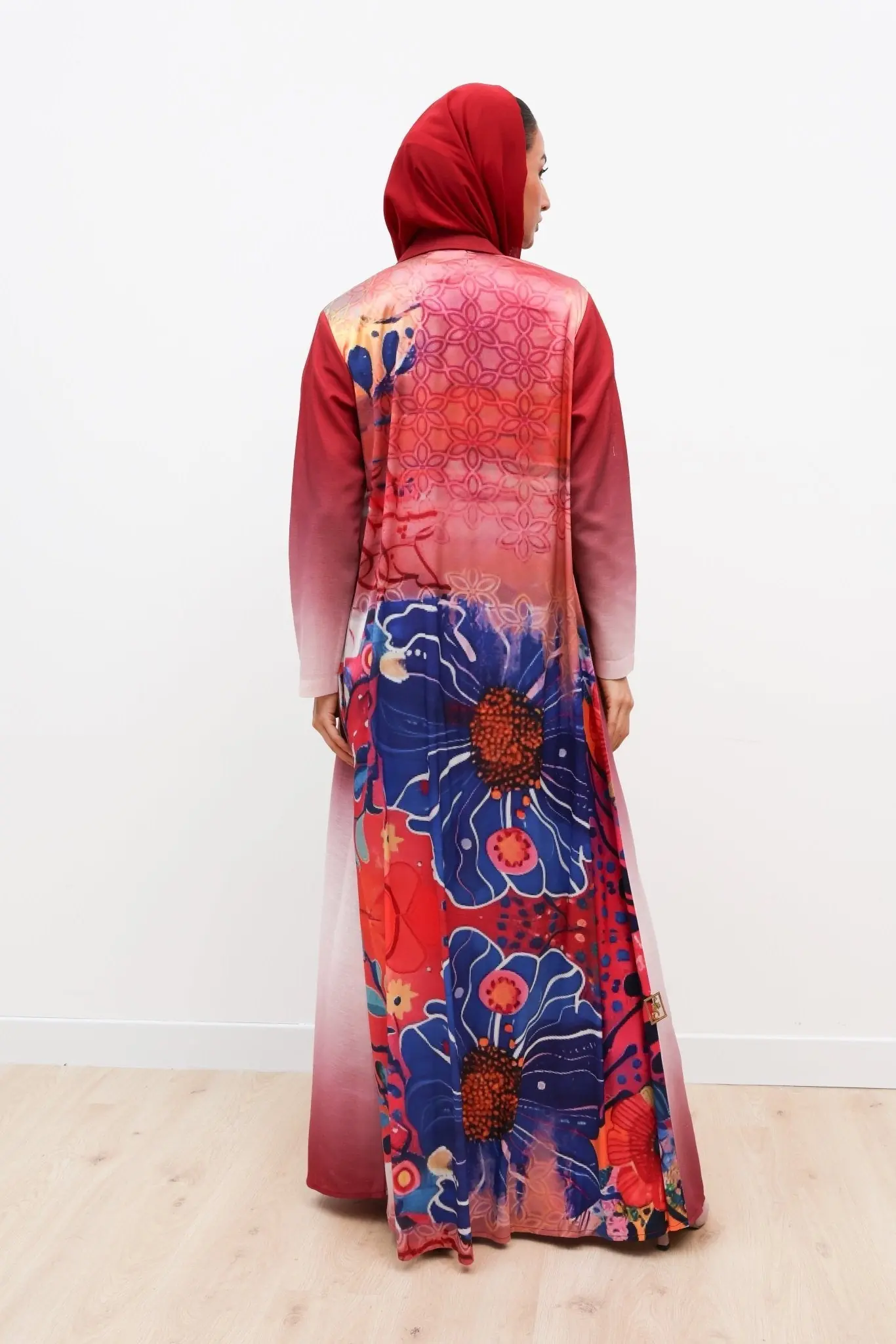 Ruh Ishq | Red Ombré Abaya with Silk Floral Back abaya, photo 5