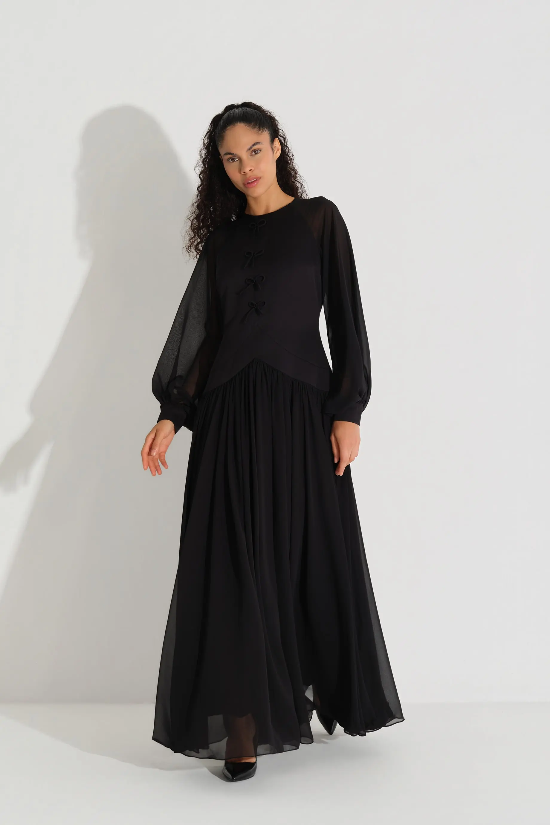 Front Bow Detail Crepe Dress – Black, photo 3