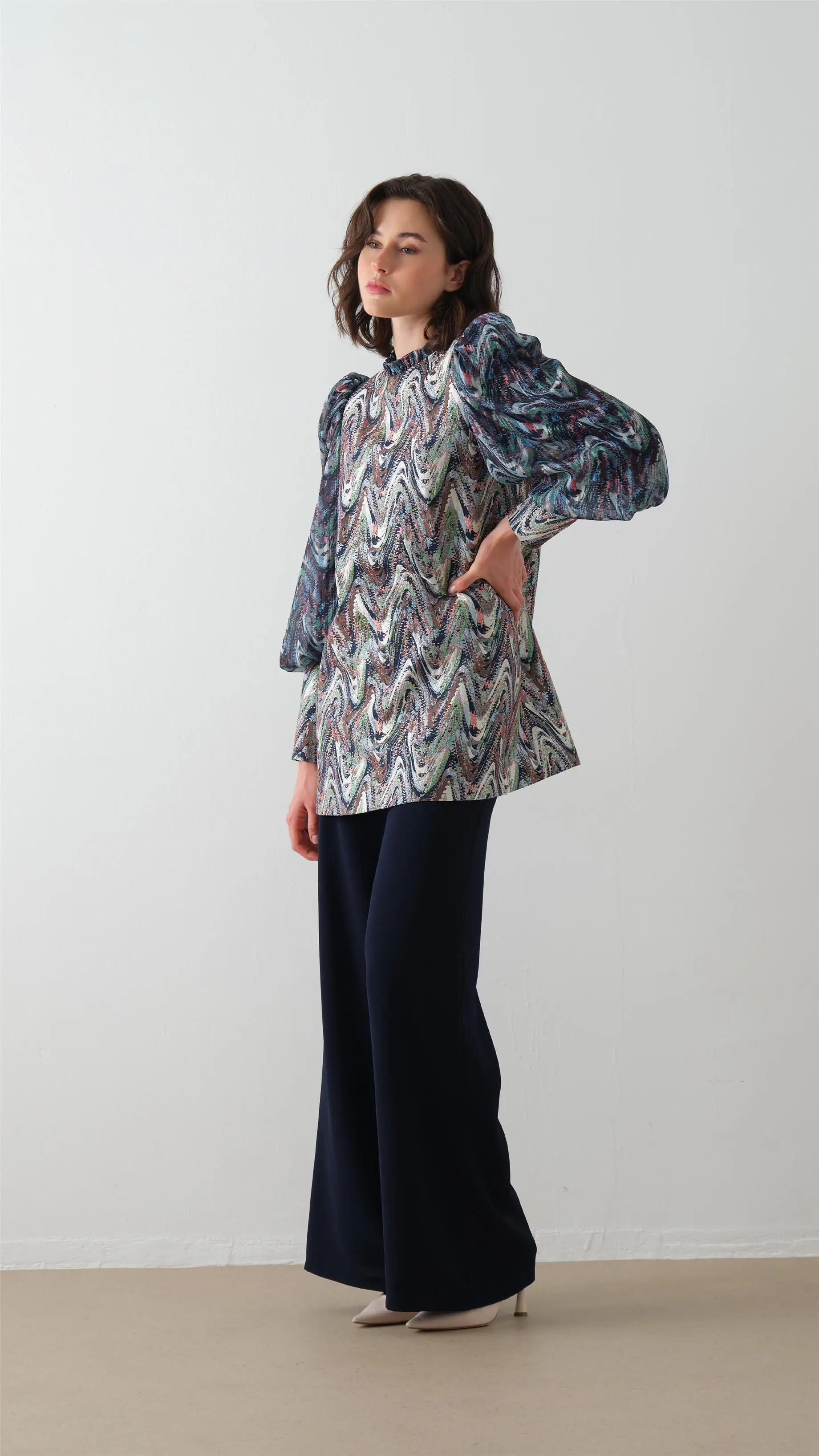 Zigzag Patterned Jacquard Suit in Navy Blue, photo 3