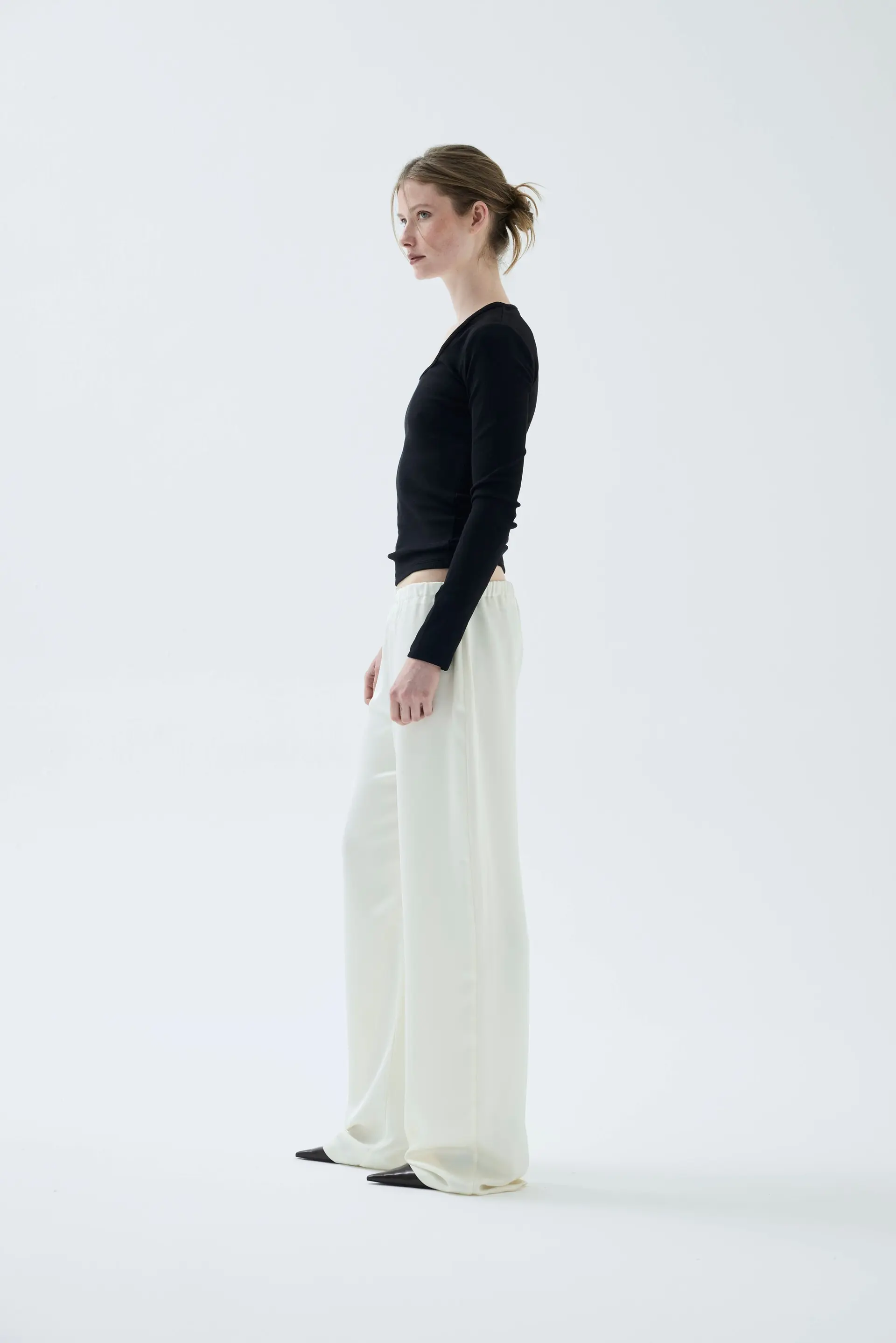 Low-Rise Satin Basic Trousers – Ecru, photo 2