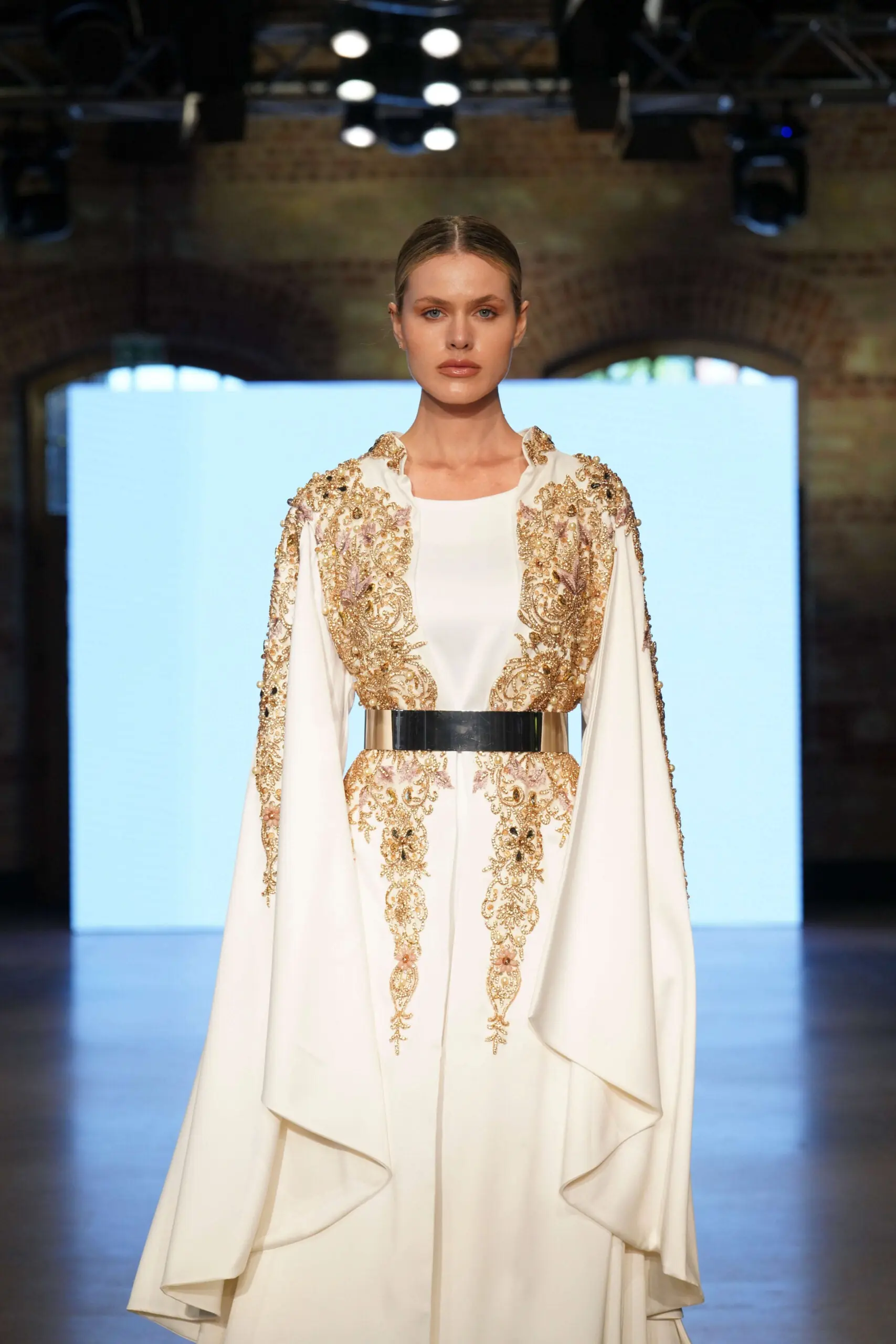 Empire Soul Balcanian Crystal-Embroidered Satin Gown – White, photo 2