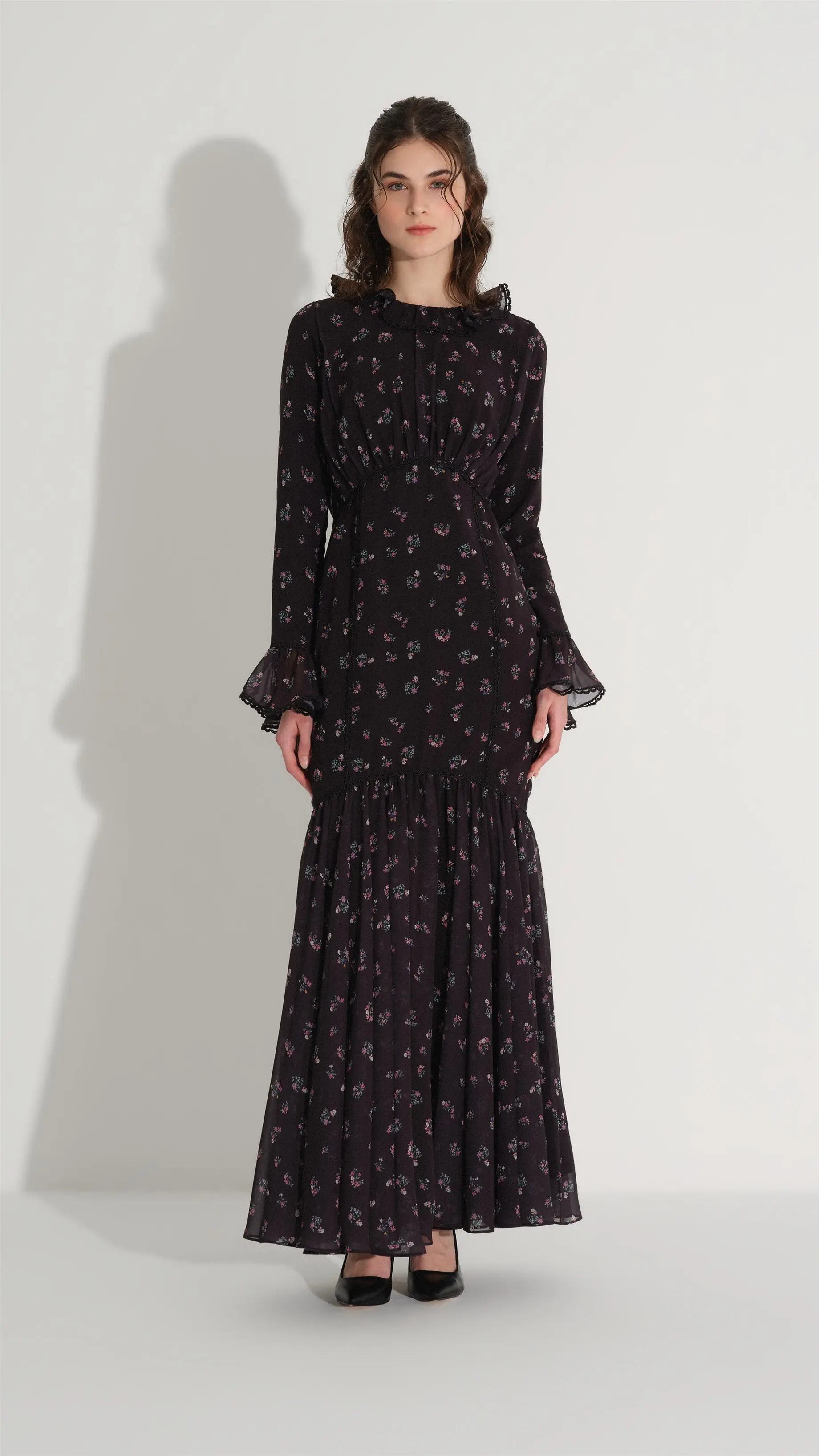 Lace Detail Mermaid Dress – Black