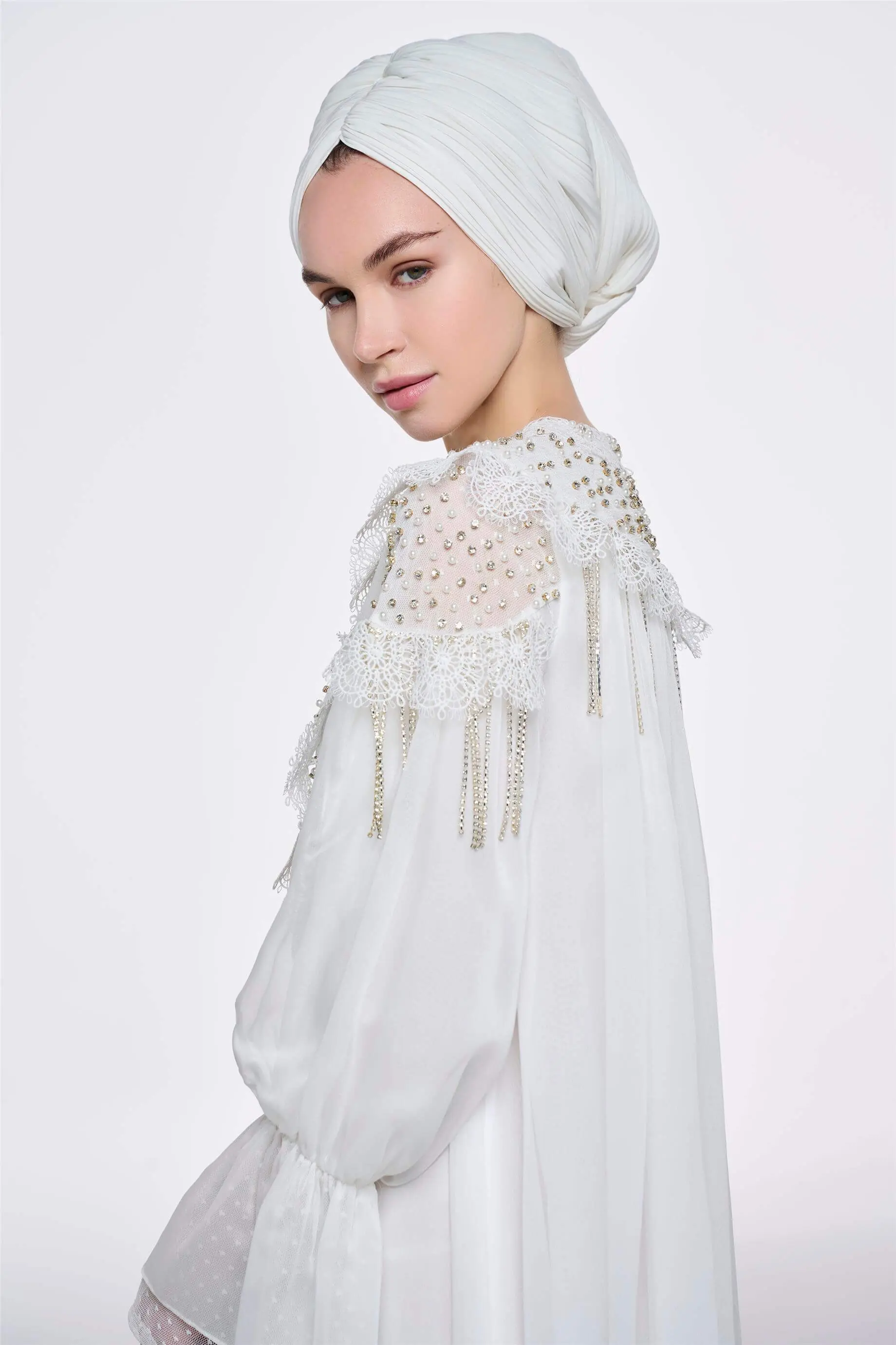 Cross-Wrap Bonnet – White, photo 3