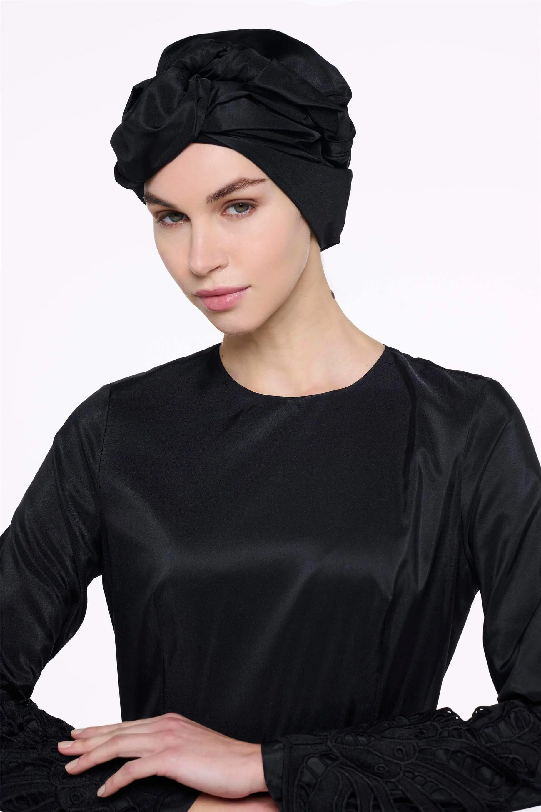 Black Taffeta Bonnet with Inner Wire, photo 2
