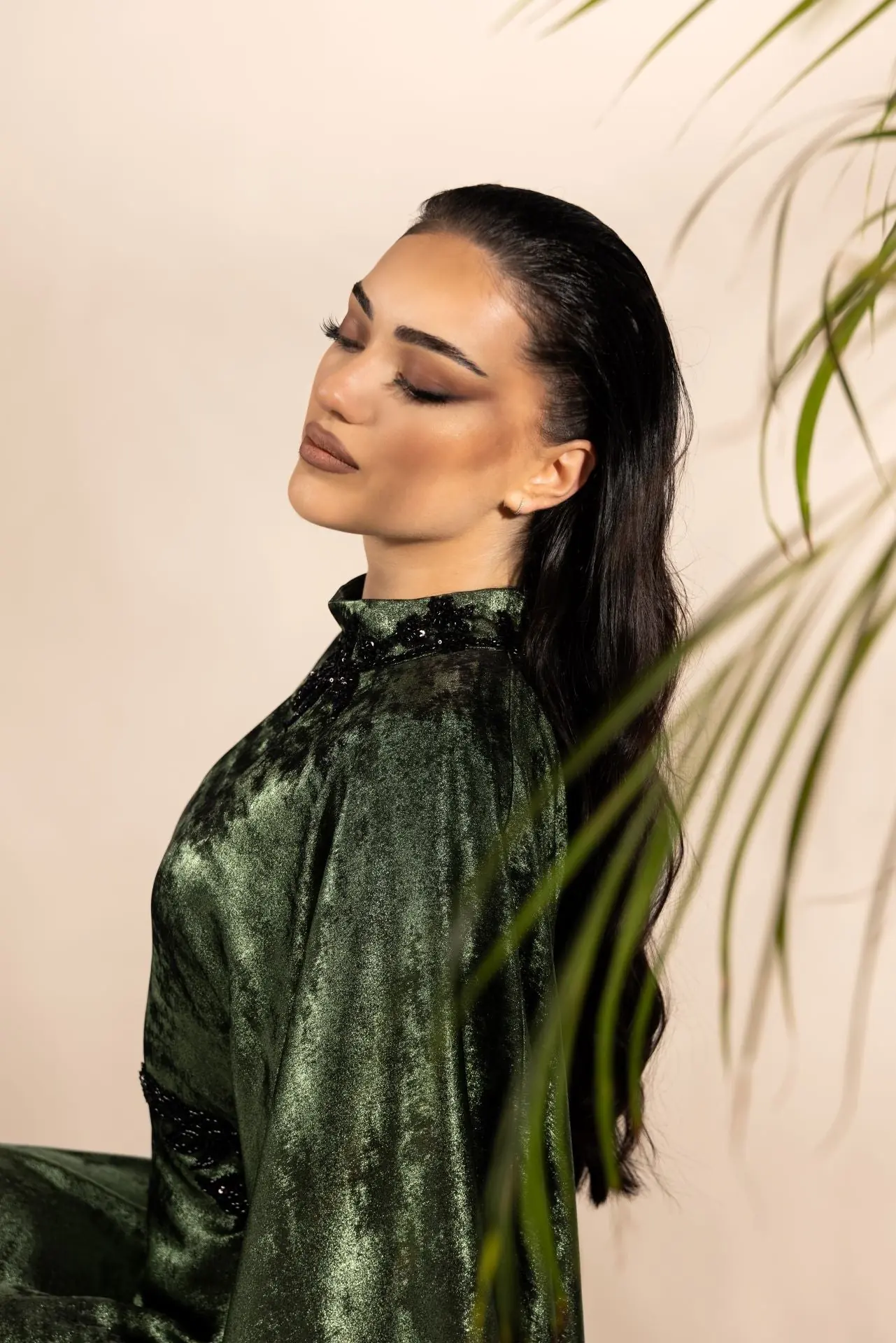 Starlit Mirage Embellished Abaya – Dark Green, photo 4