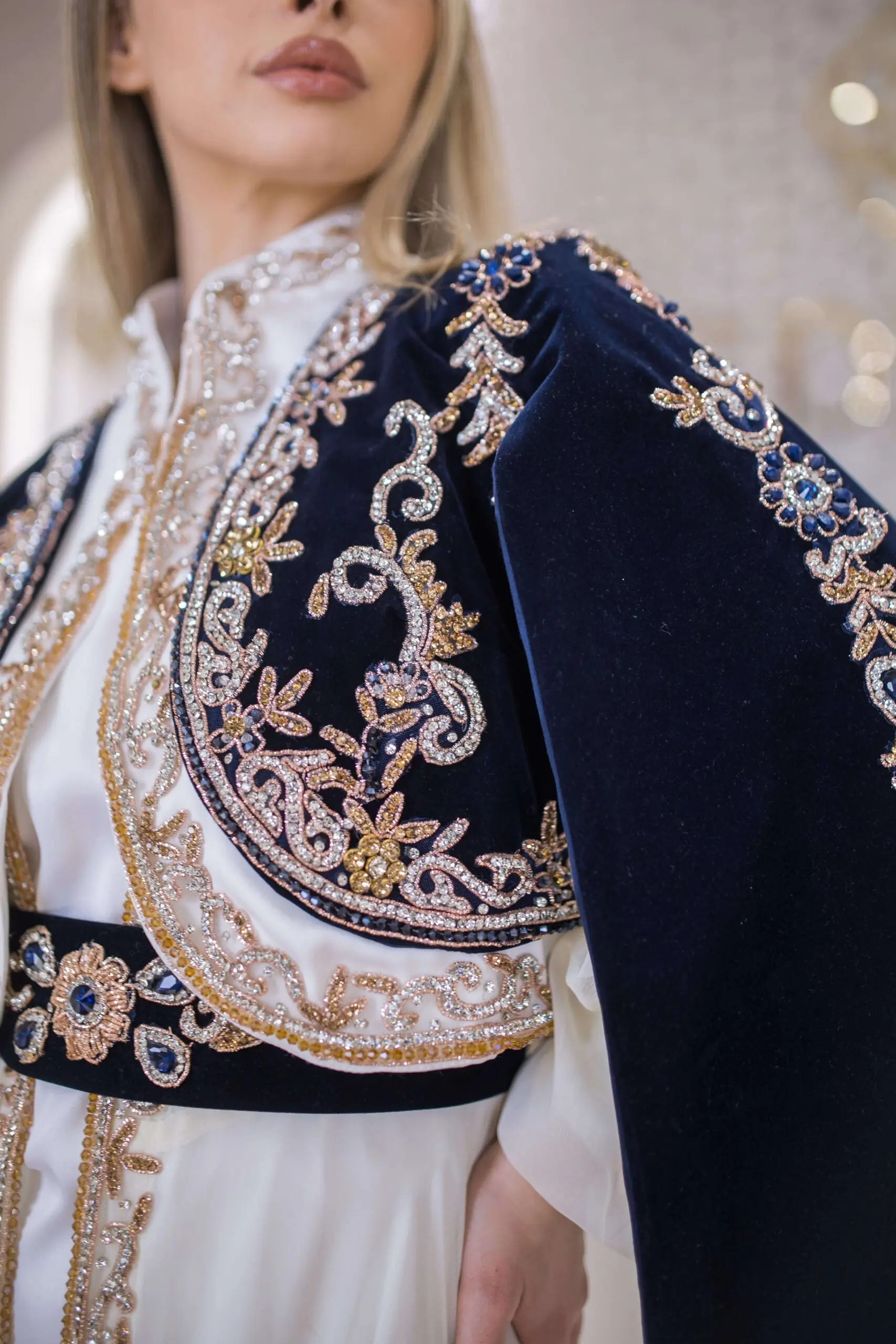Velvet Noor Embellished Velvet Kaftan – Navy, photo 2