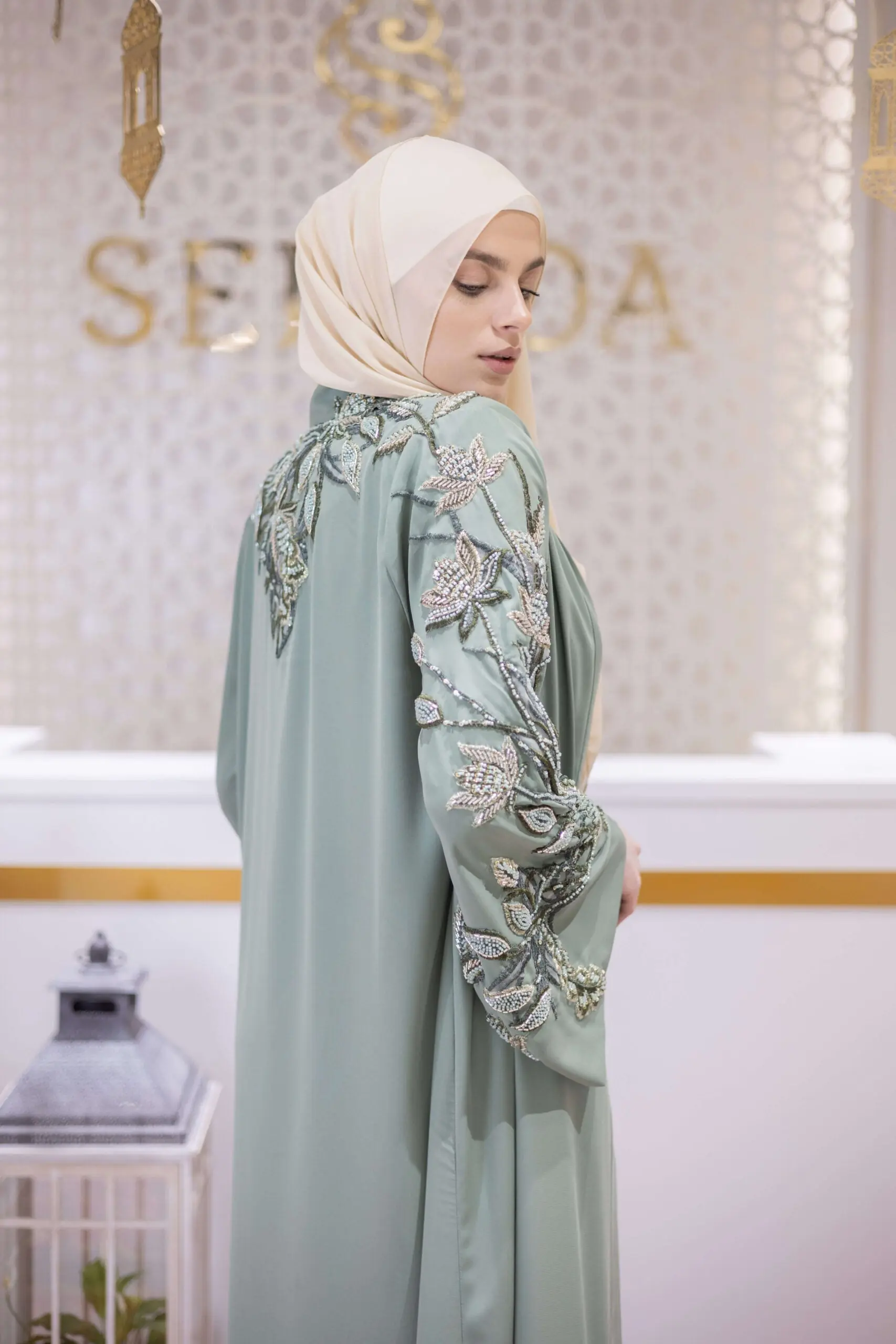 Desert Crown Embellished Abaya – Green, photo 6