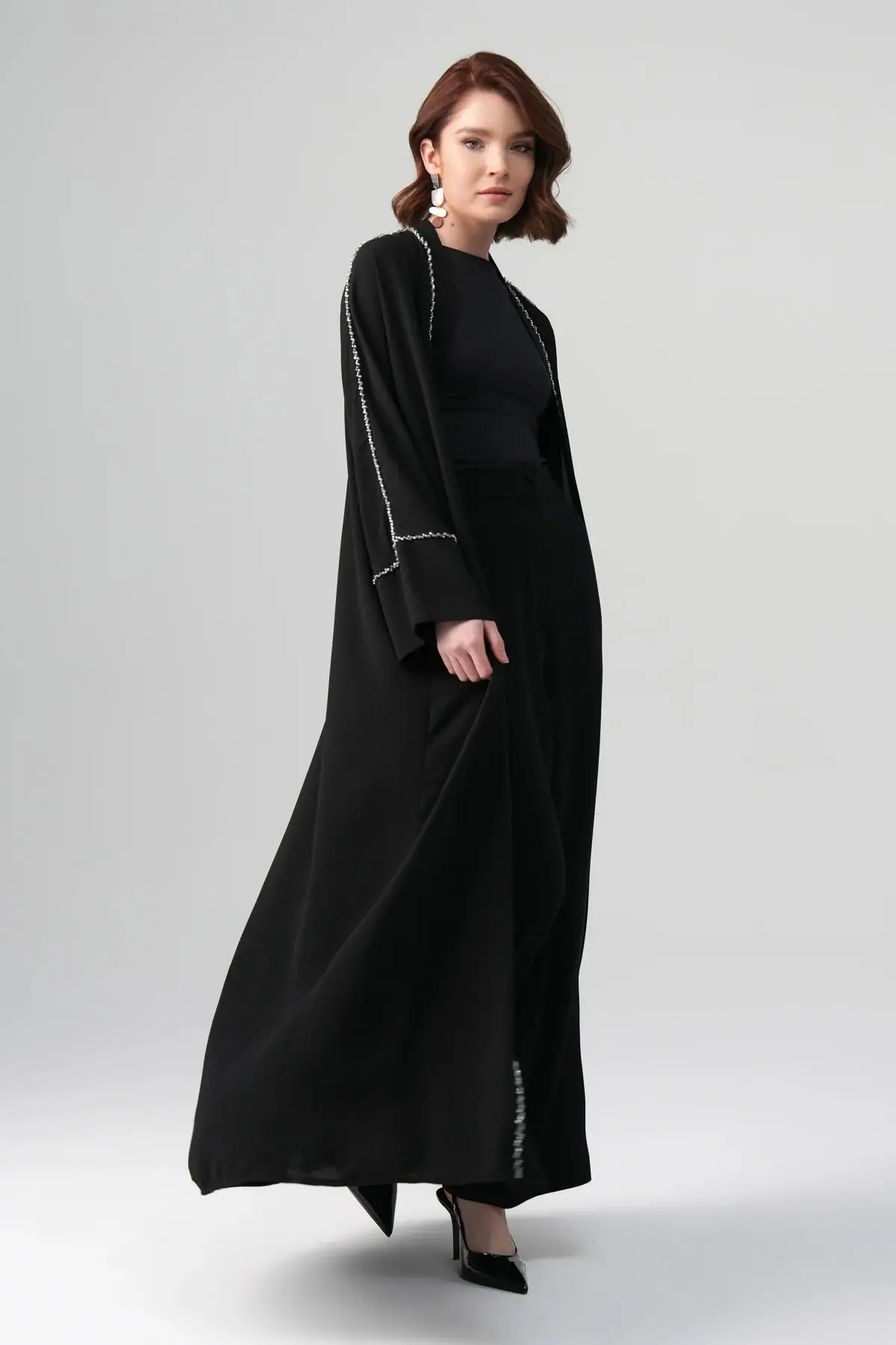 Avelin Crystal-Embellished Crepe Abaya – Black, photo 4