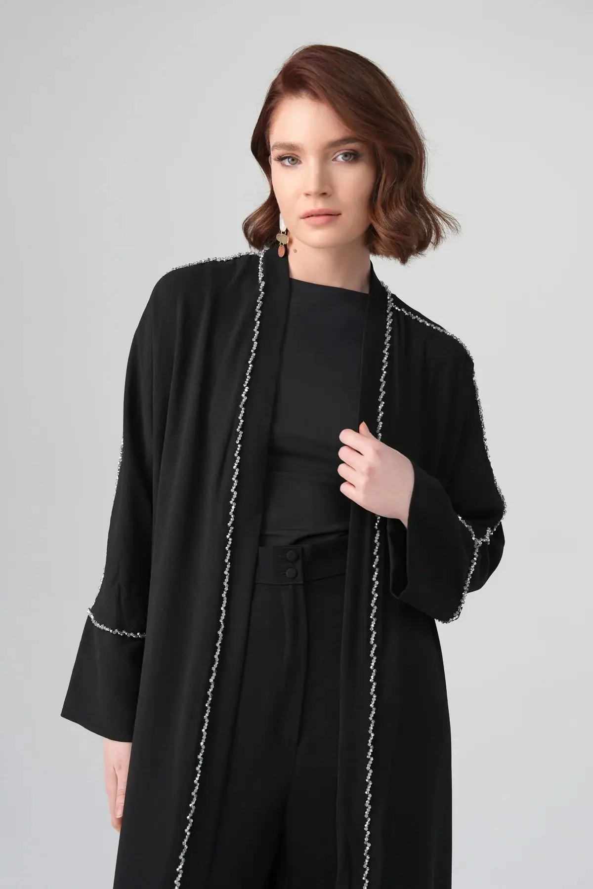 Avelin Crystal-Embellished Crepe Abaya – Black, photo 2
