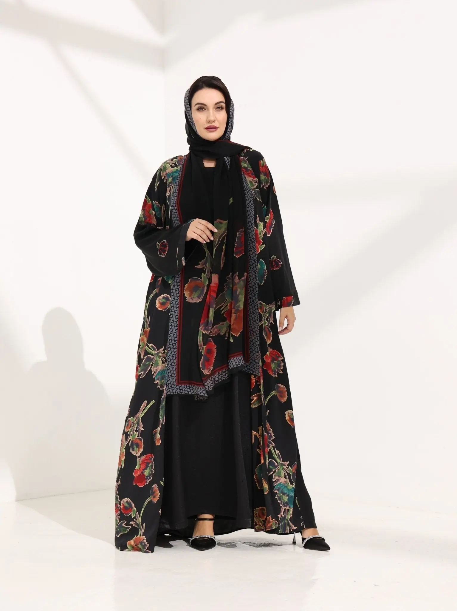 Kashmir Bloom Abaya – Midnight Garden Floral Edition
