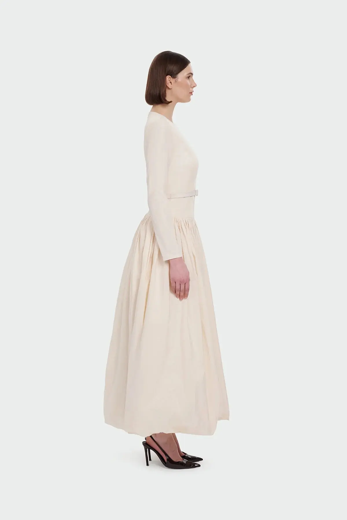 Long-Sleeved Evening Dress with Belt Detail - Cream, photo 3