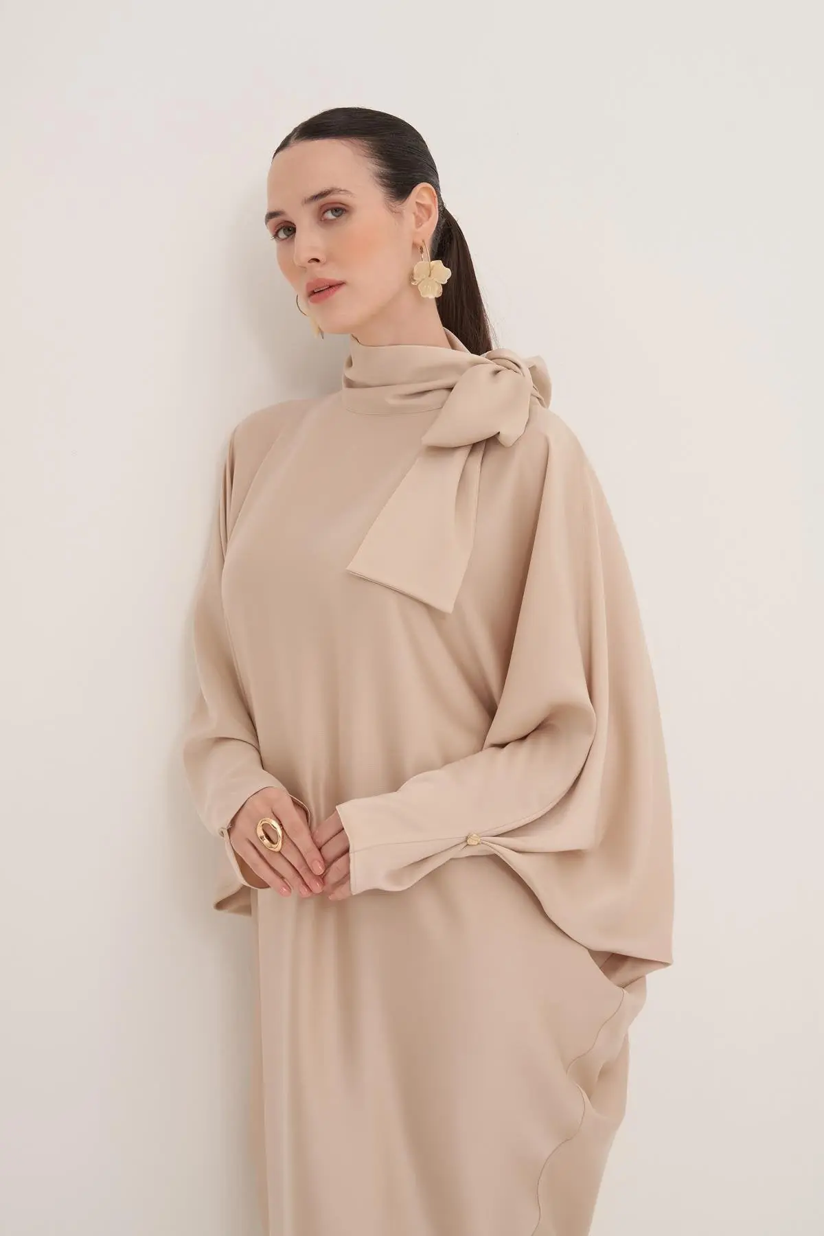 Sophie Satin Bow-Neck Dress – Beige, photo 2