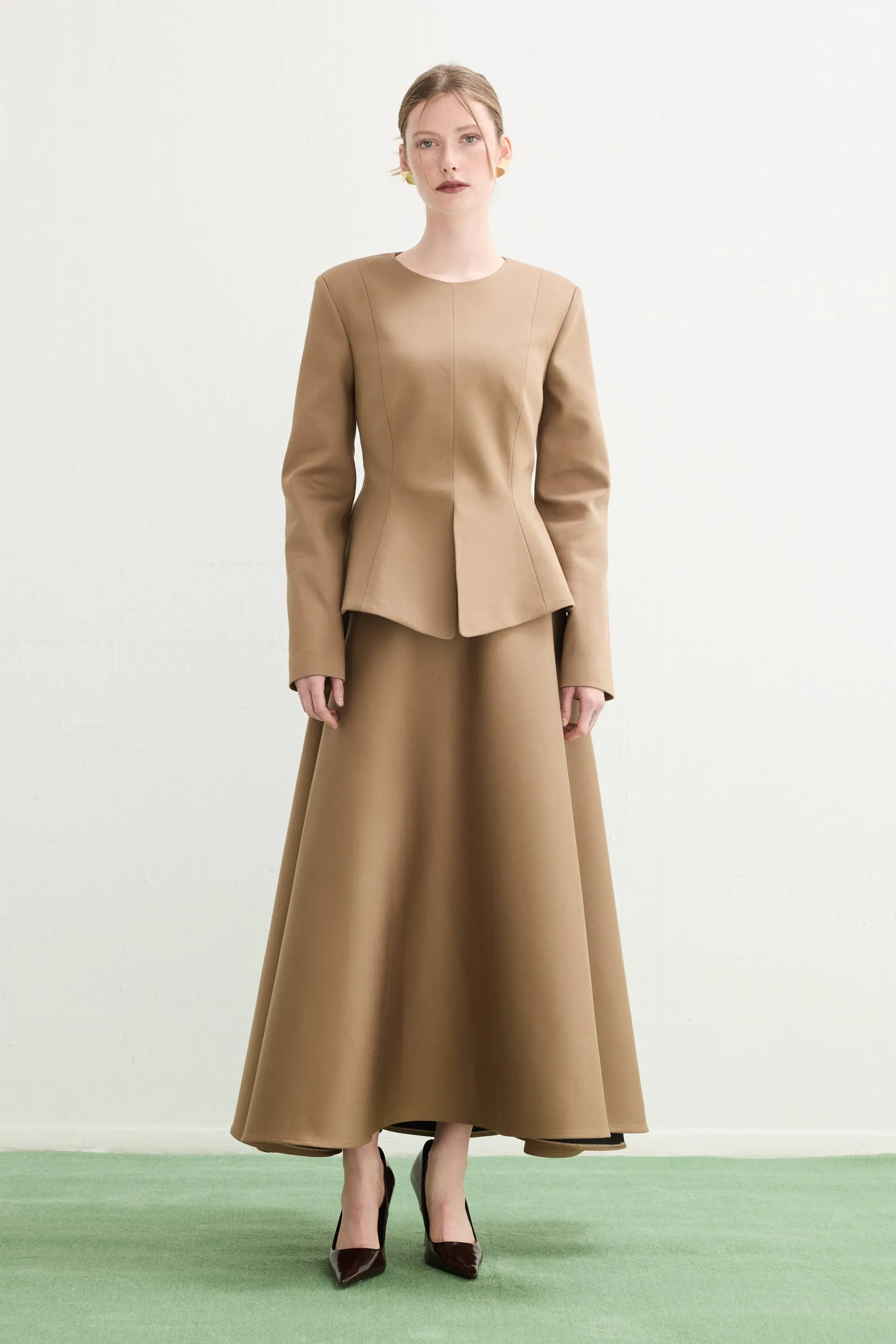 Structured Peplum Blouse & Full-Circle Skirt Set – Camel, photo 5