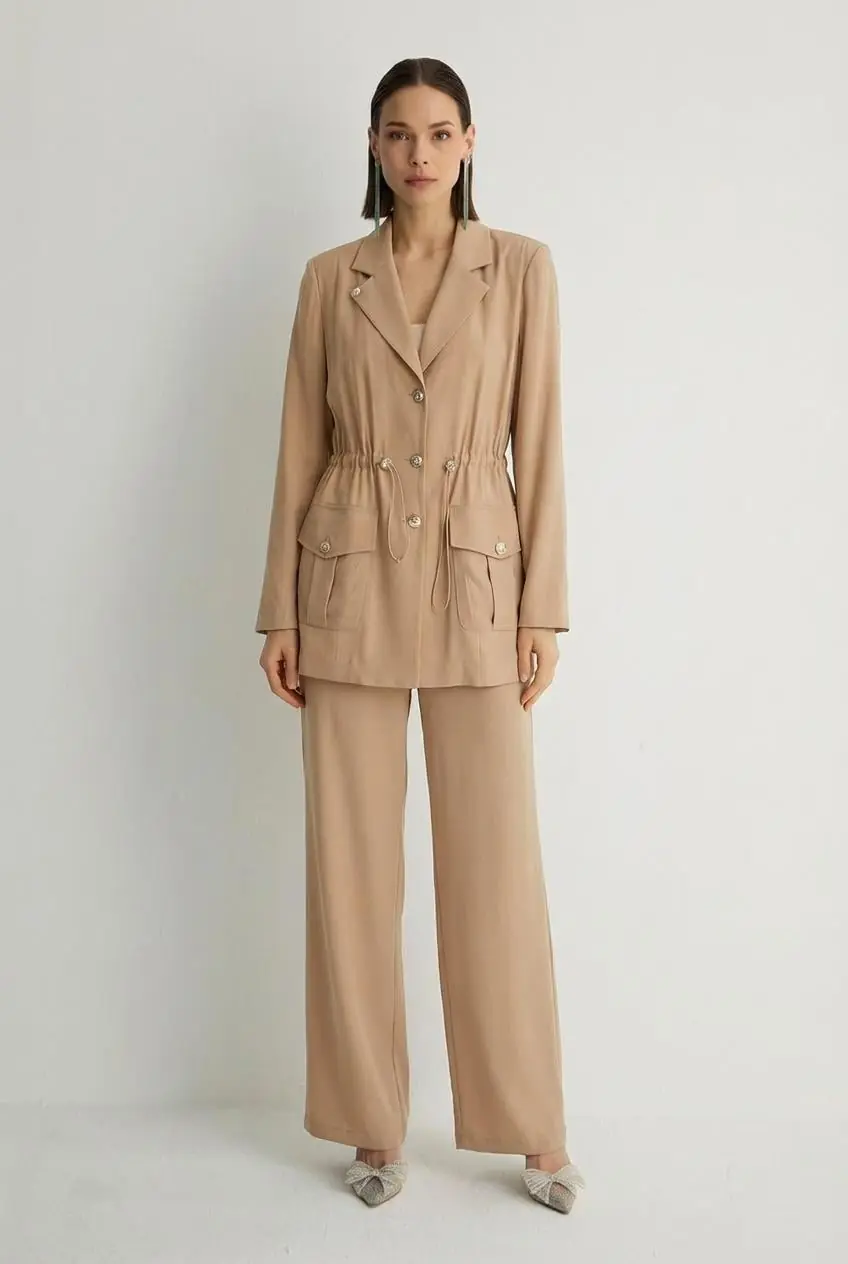 Shon Tailored Set – Camel