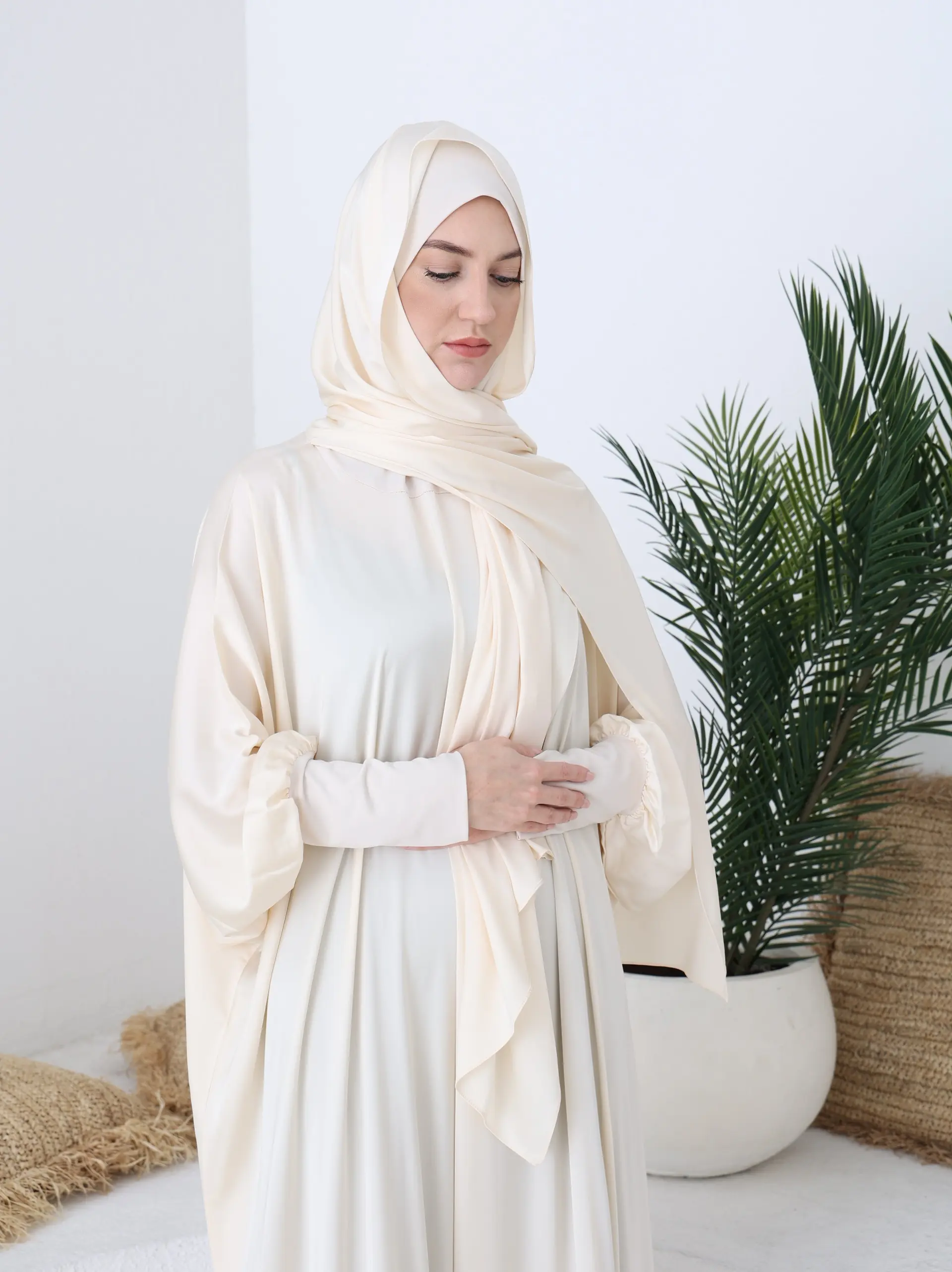 Full Moon Prayer Abaya, photo 3