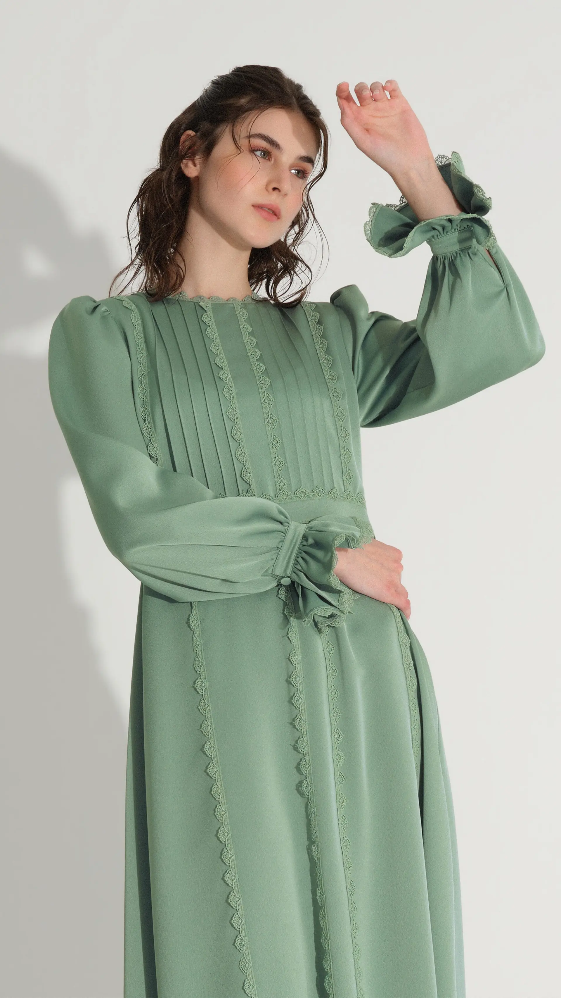 Pleated Lace Detail Dress – Soft Green, photo 2