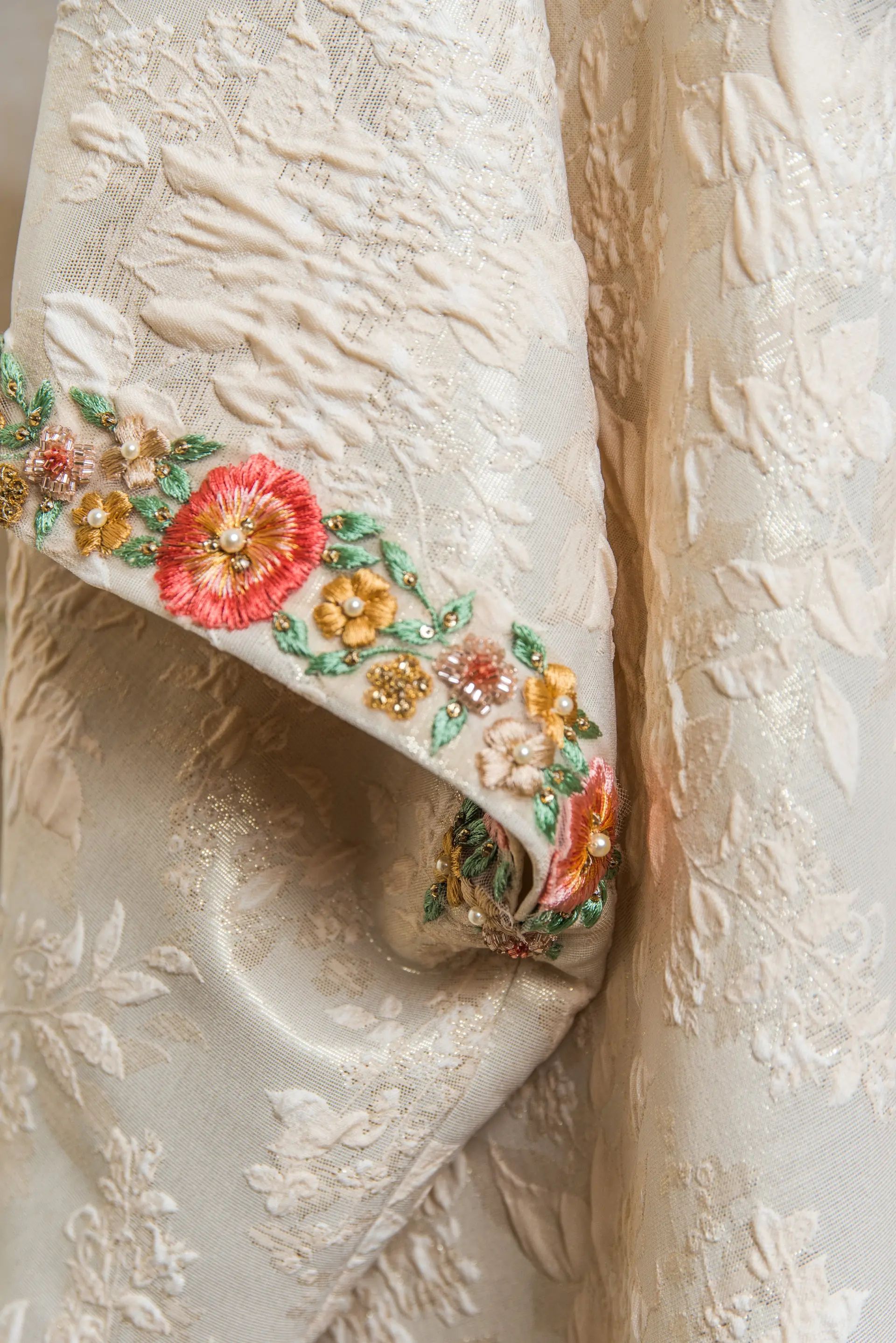 Cream Jacquard Silk Kaftan with Gold Leaf Motif, photo 3