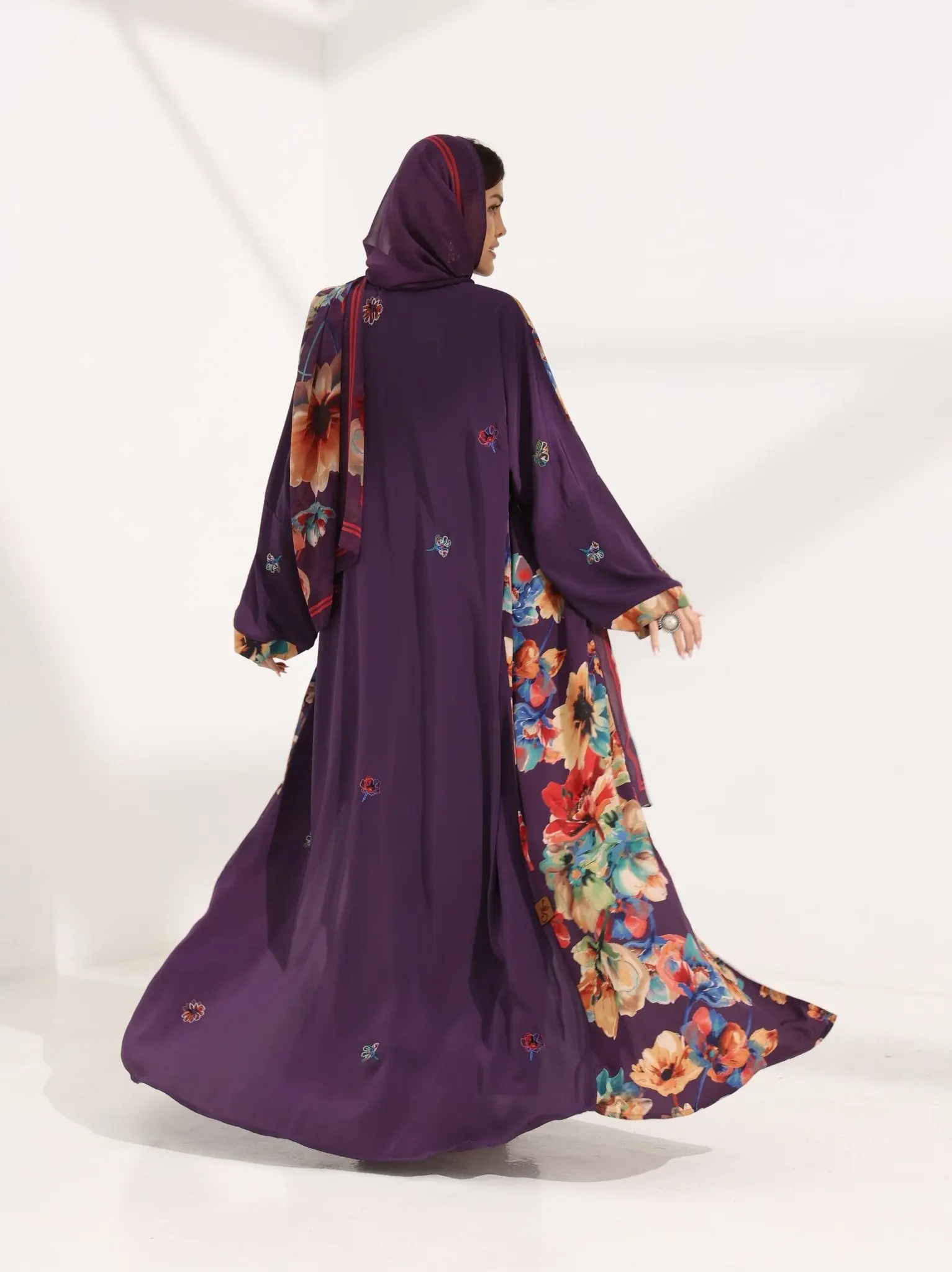 Kashmir Bloom Abaya — Plum Garden (Floral Kimono), photo 2