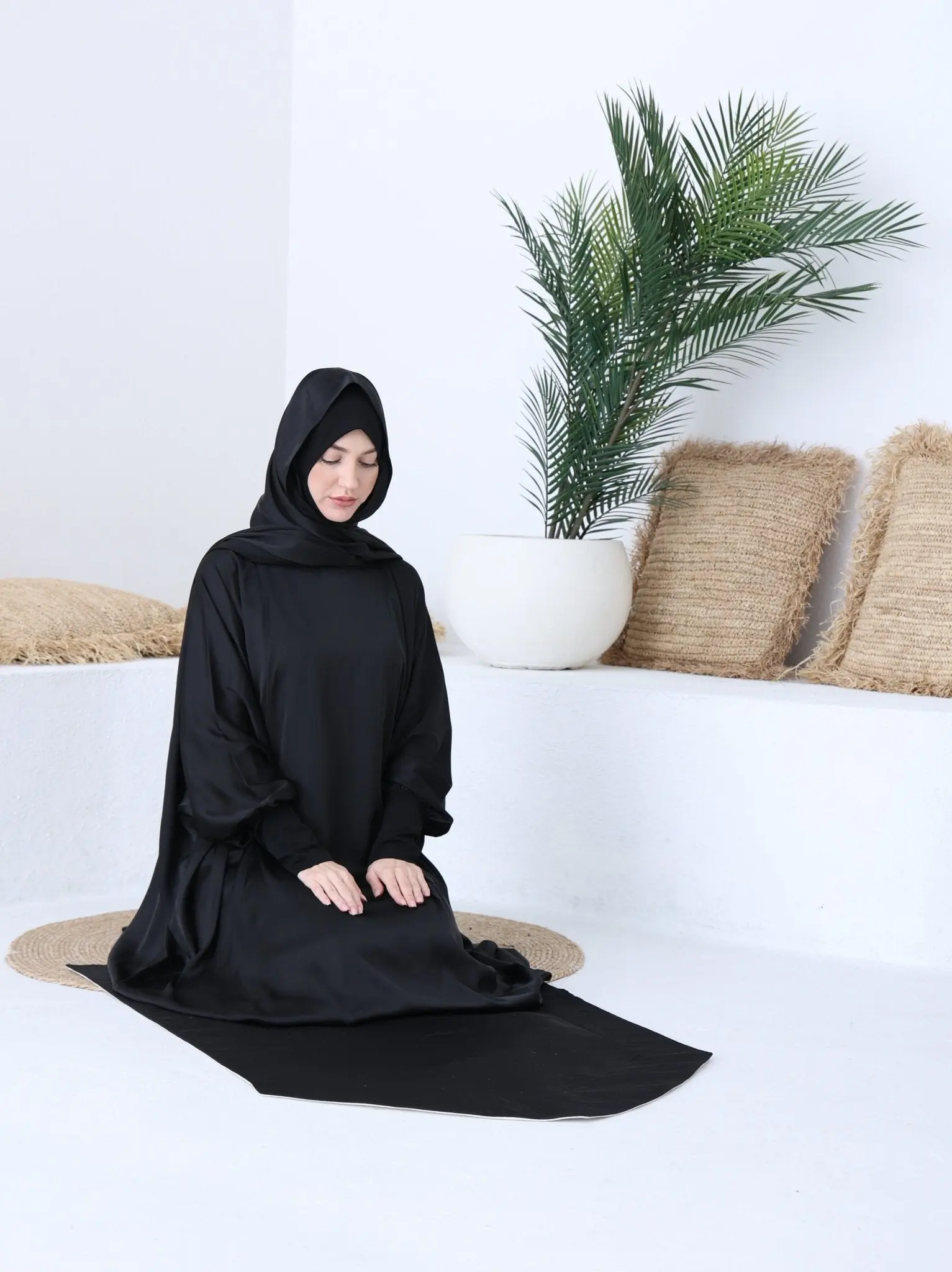 Black Prayer Abaya, photo 2
