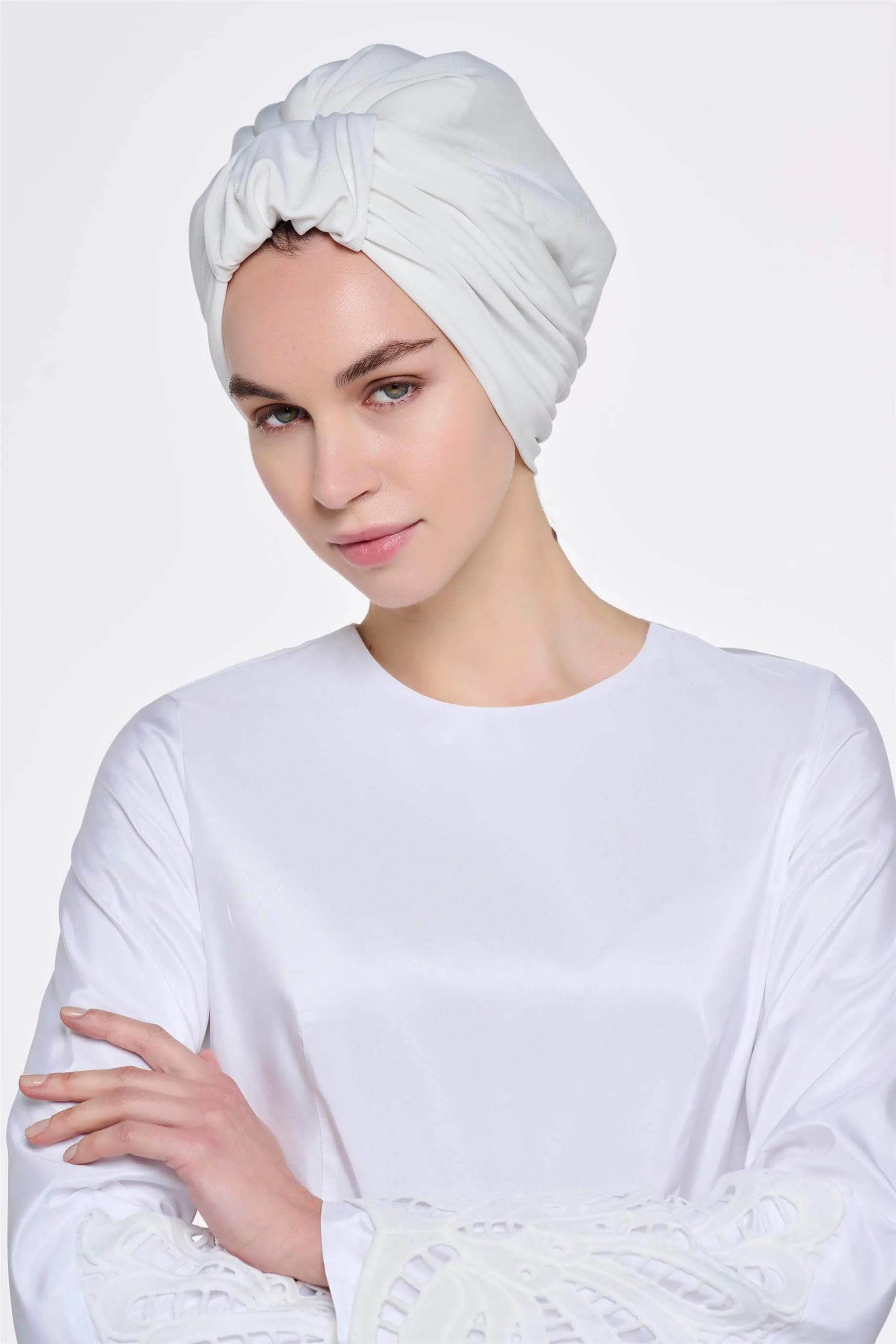 White Handle-Style Design Bonnet, photo 2