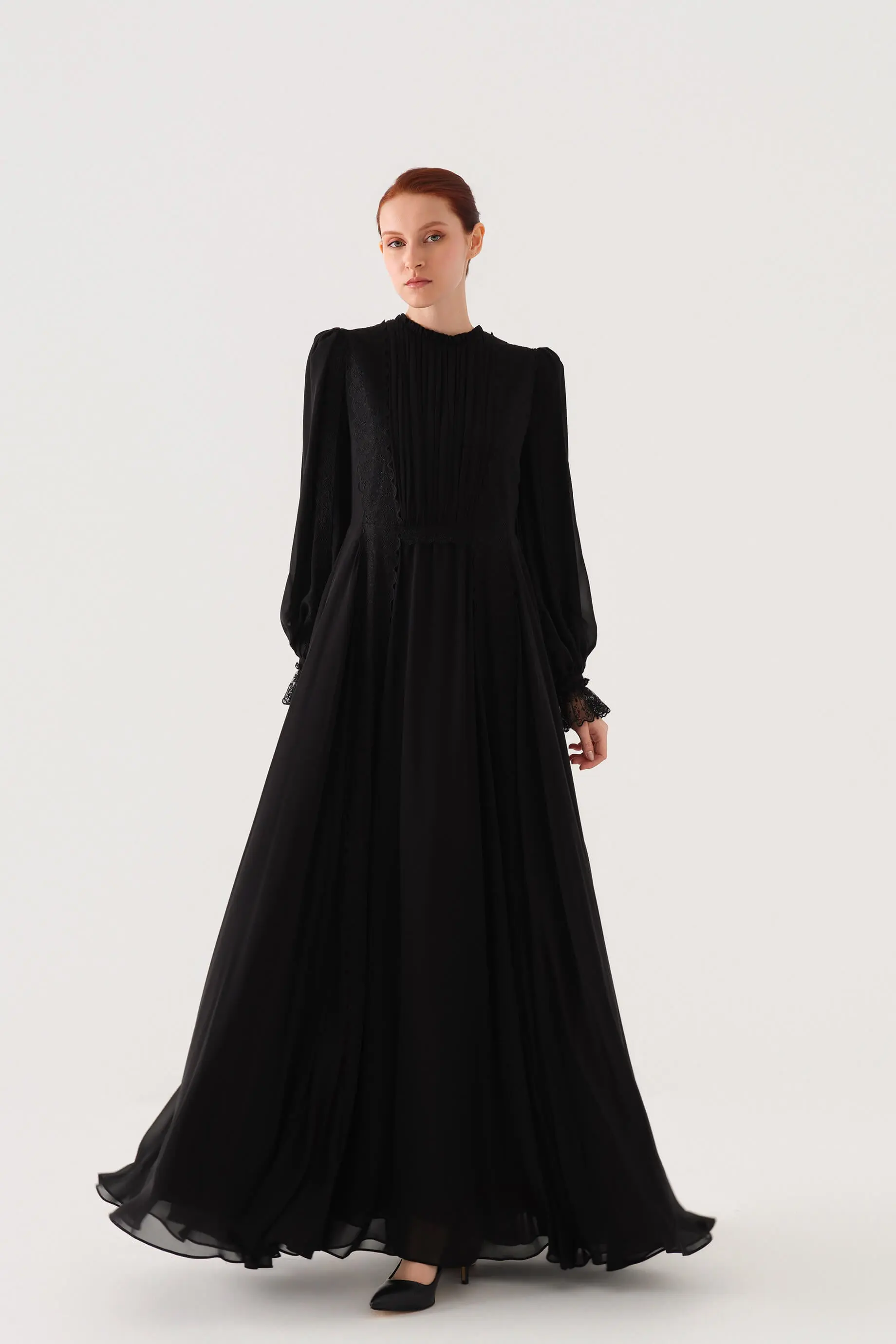 Lace-Trim Pleated-Front Chiffon Maxi Dress – Black