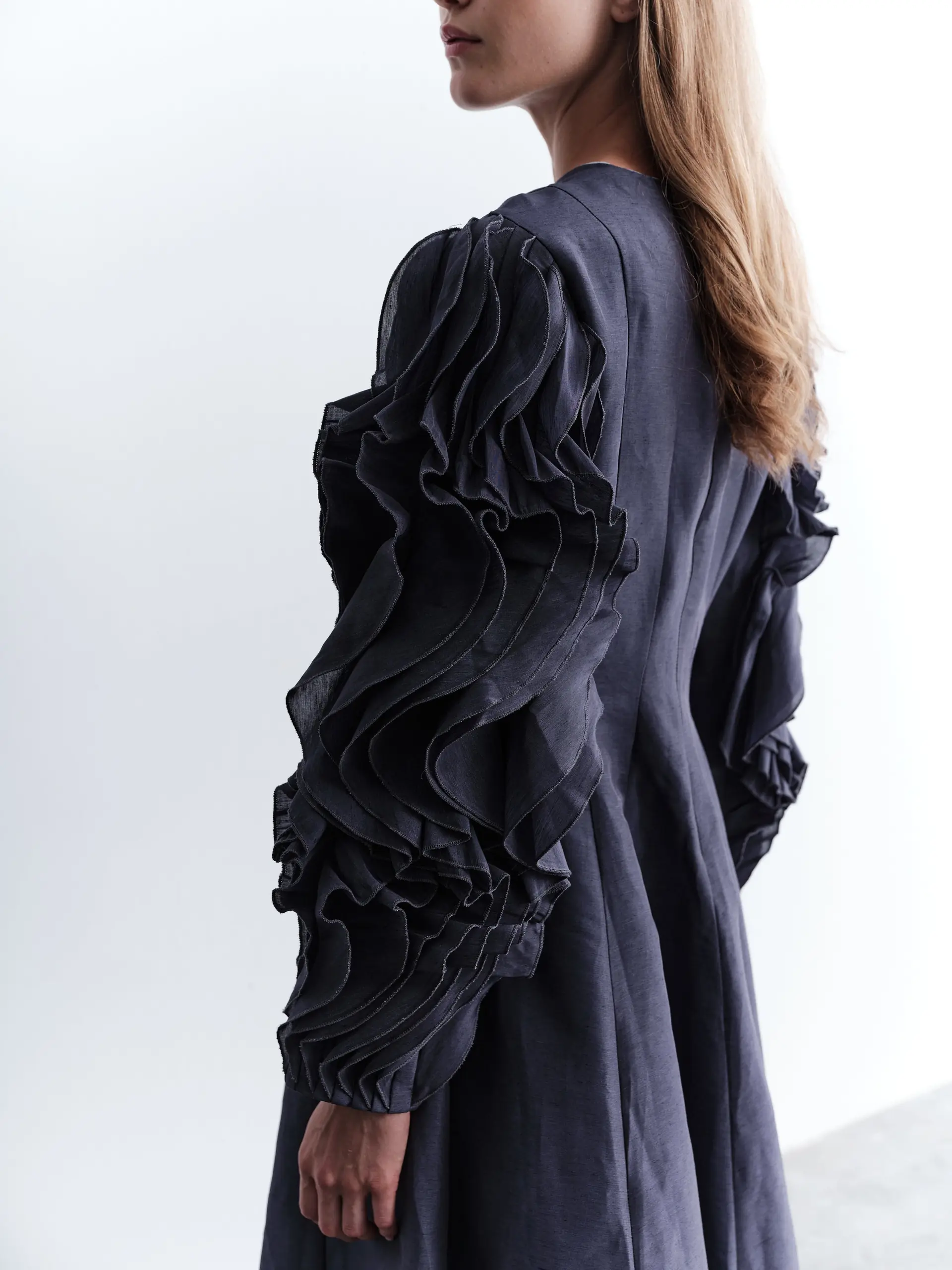 Silk-Linen Dress with Sculptural Ruffle Sleeves - Indigo, photo 4