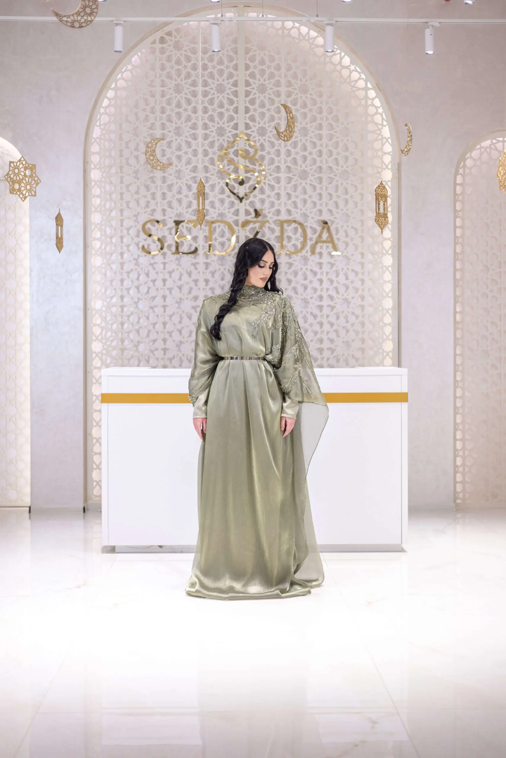 Desert Bloom Embellished Abaya – Olive Green, photo 3