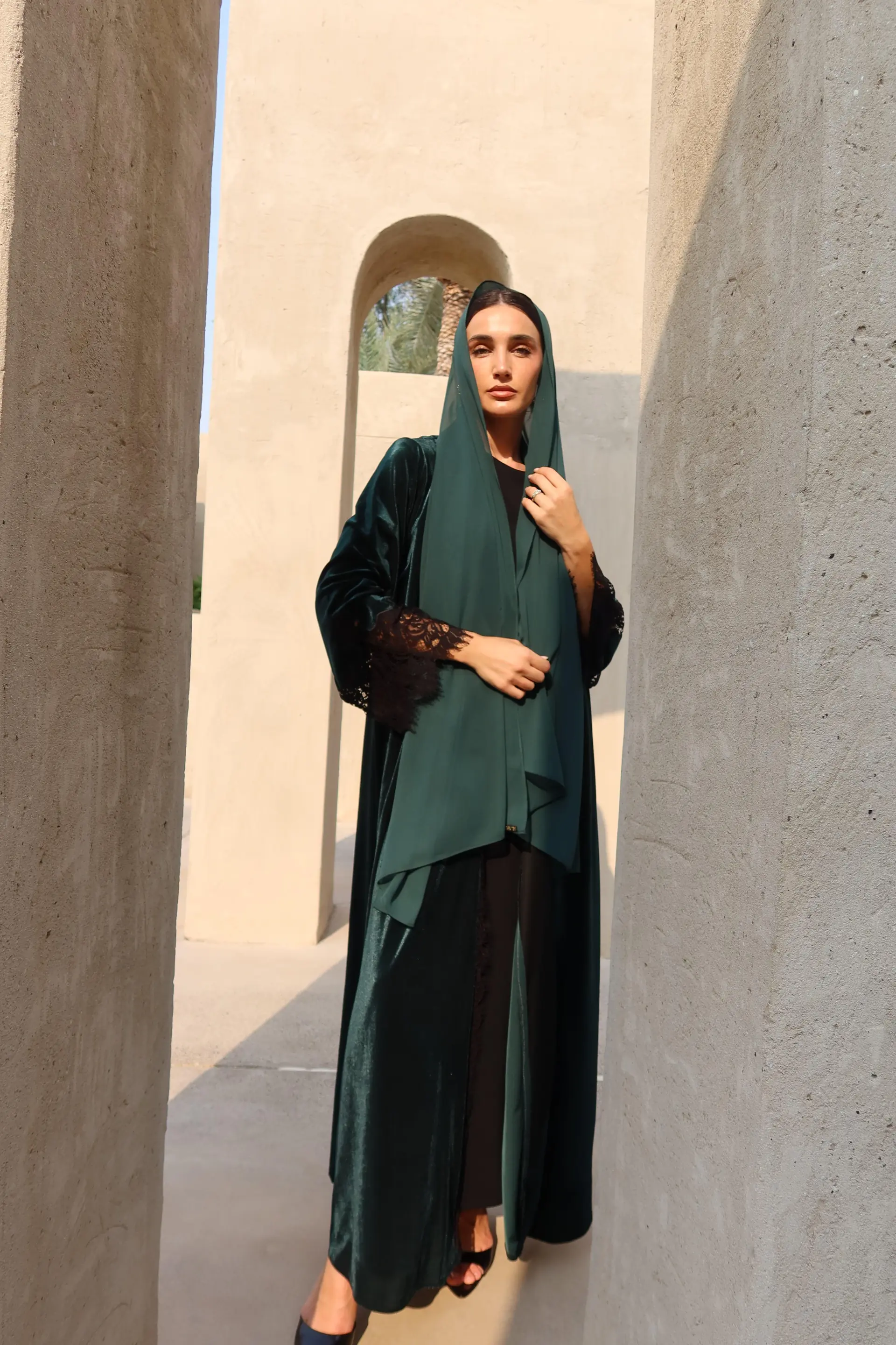 Velvet Lace Abaya – Dark Green