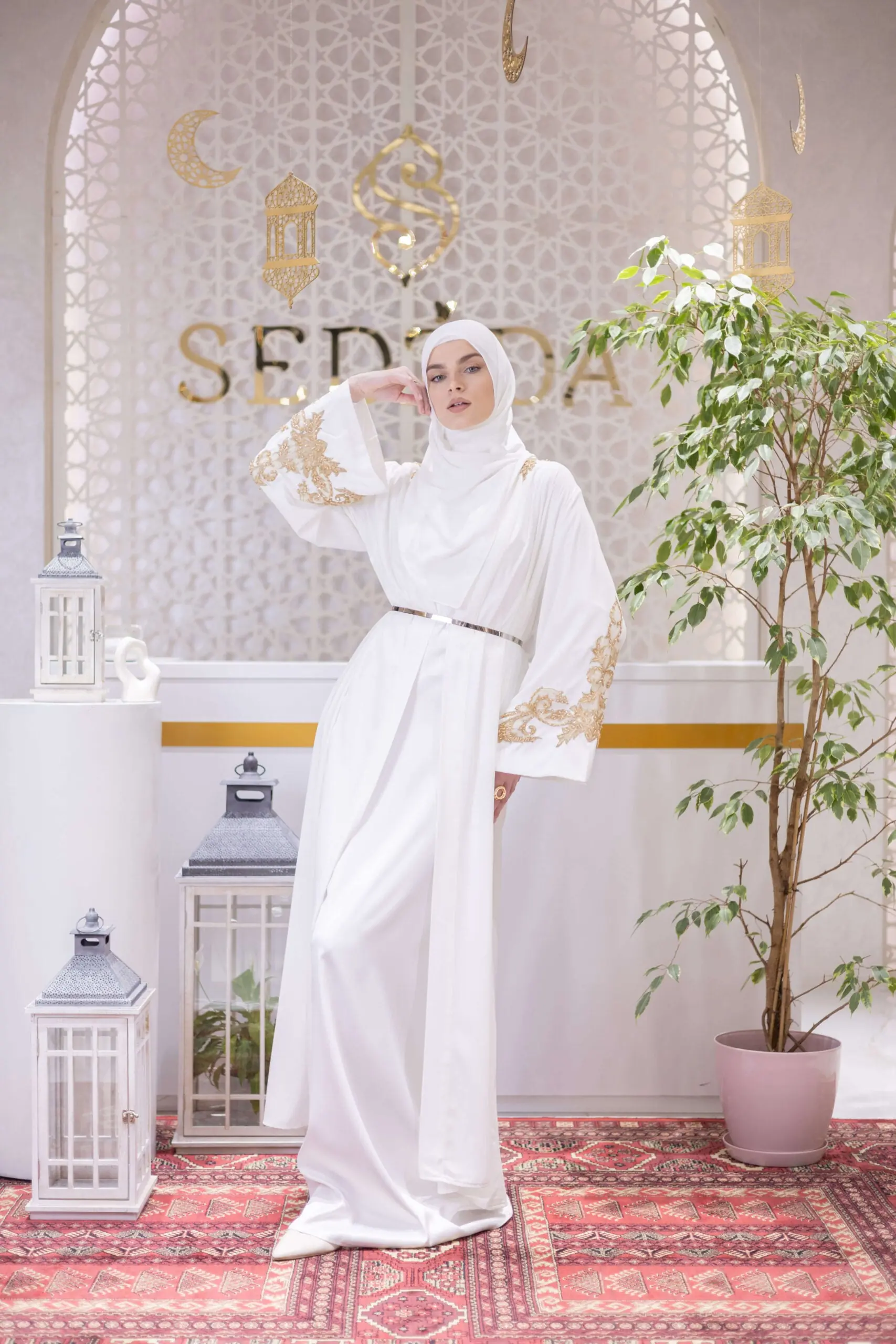 Opal Desert Embellished Abaya – White, photo 5