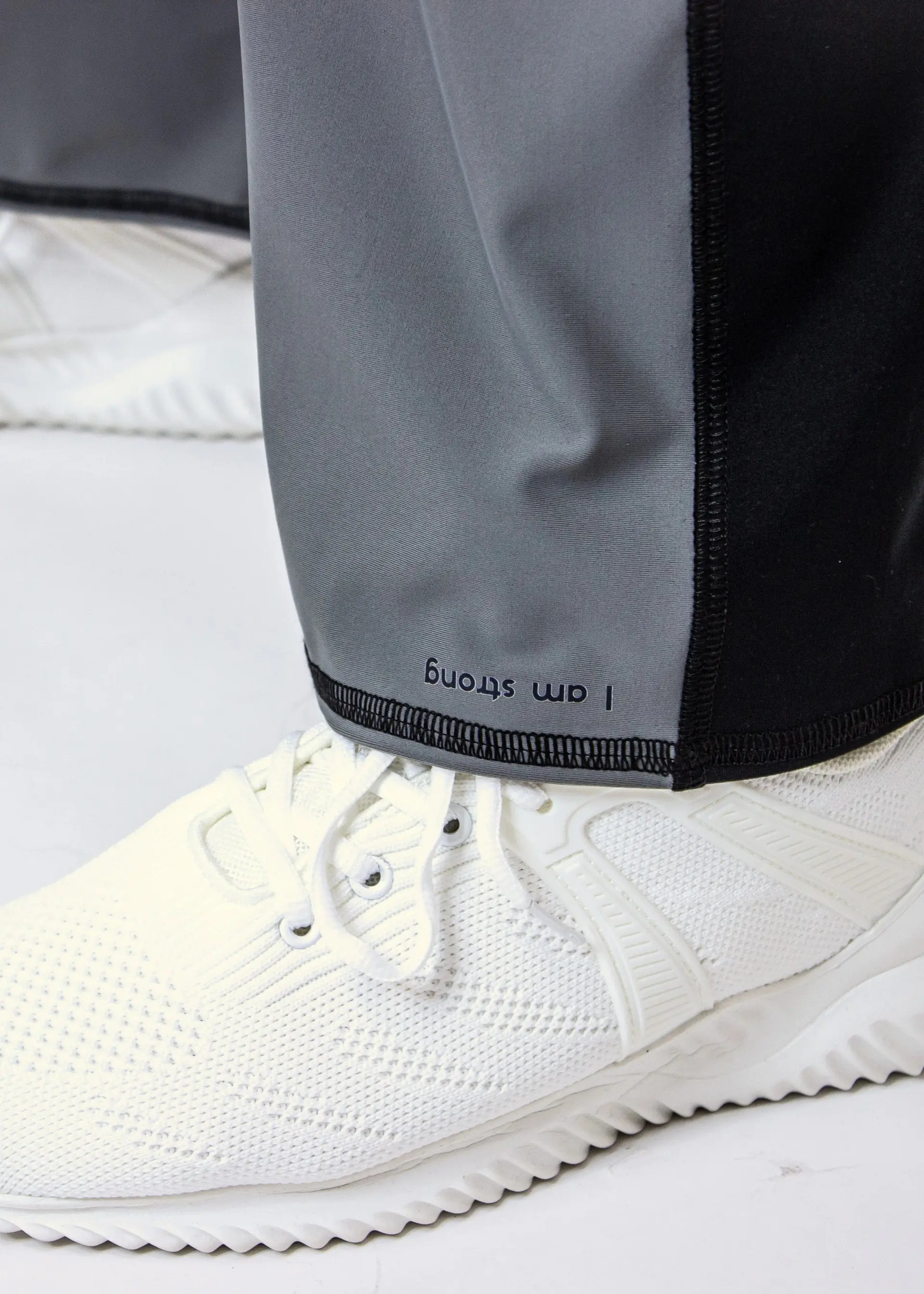 Amy Flared Performance Pants - Mindful / Noir, photo 3